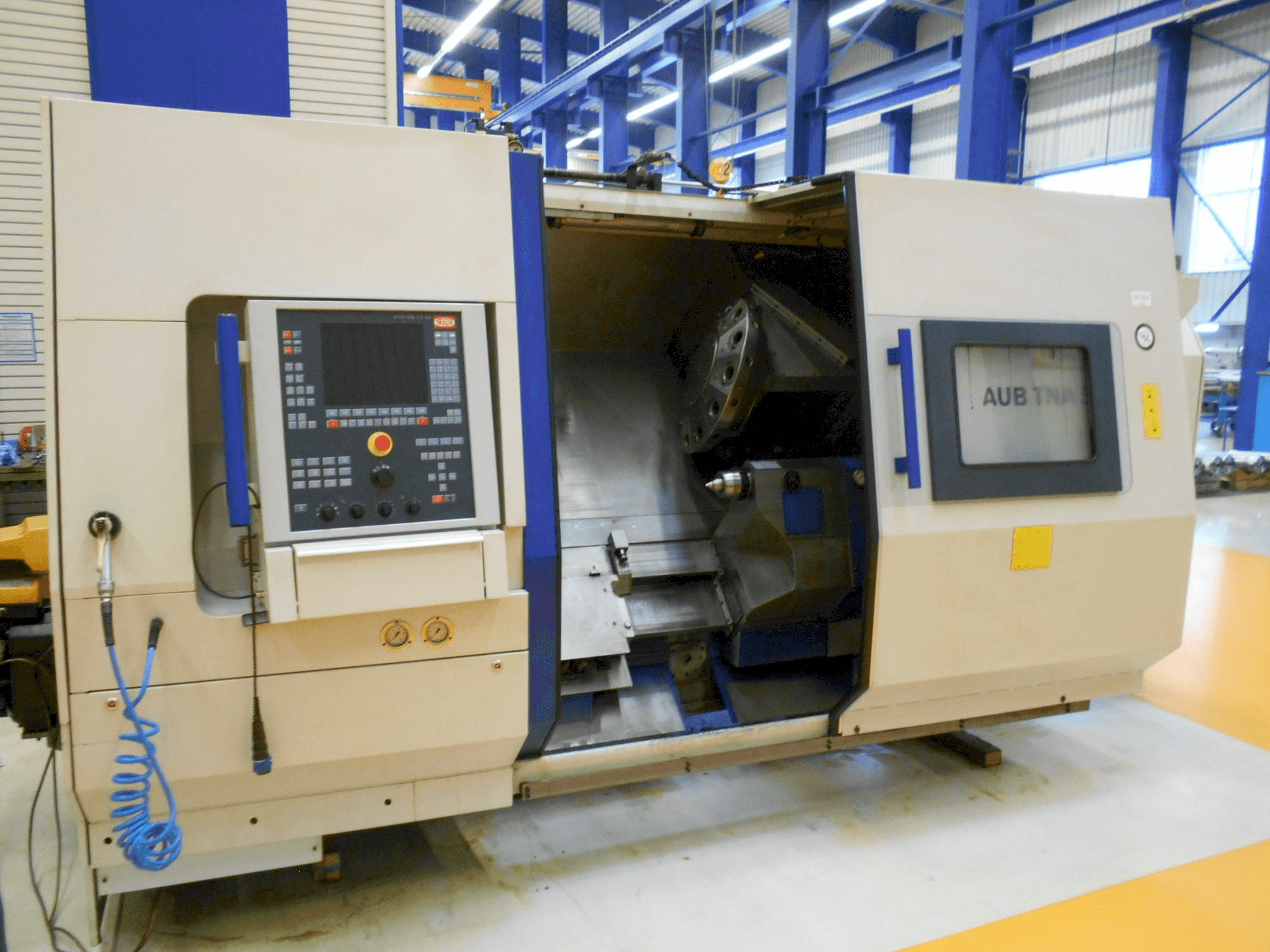 Vista Frontal da TRAUB TNA 500 máquina