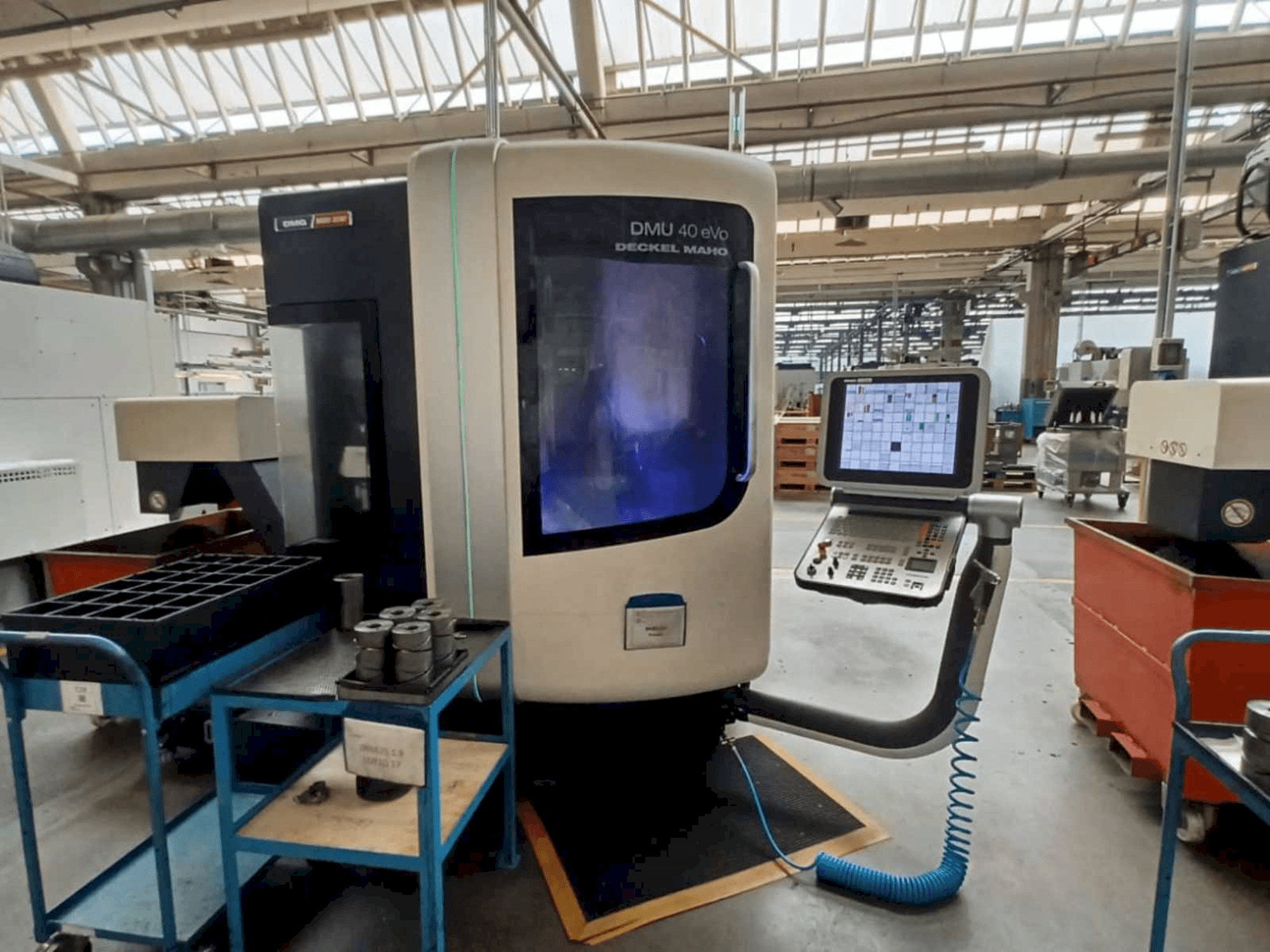 Vista Frontal da DMG DMU 40 evo máquina