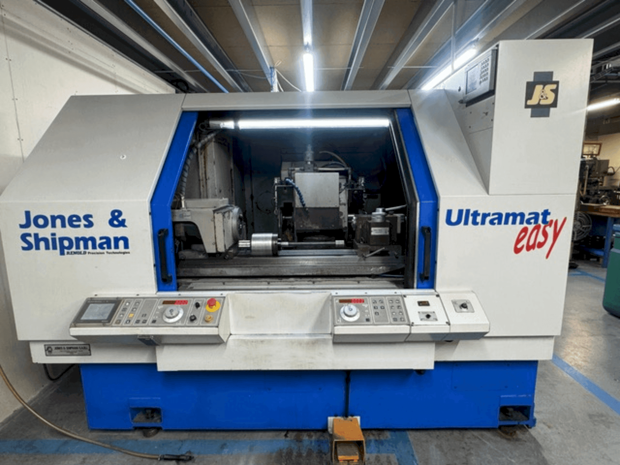 Vista Frontal da Jones & Shipman ULTRAMAT EASY CNC máquina