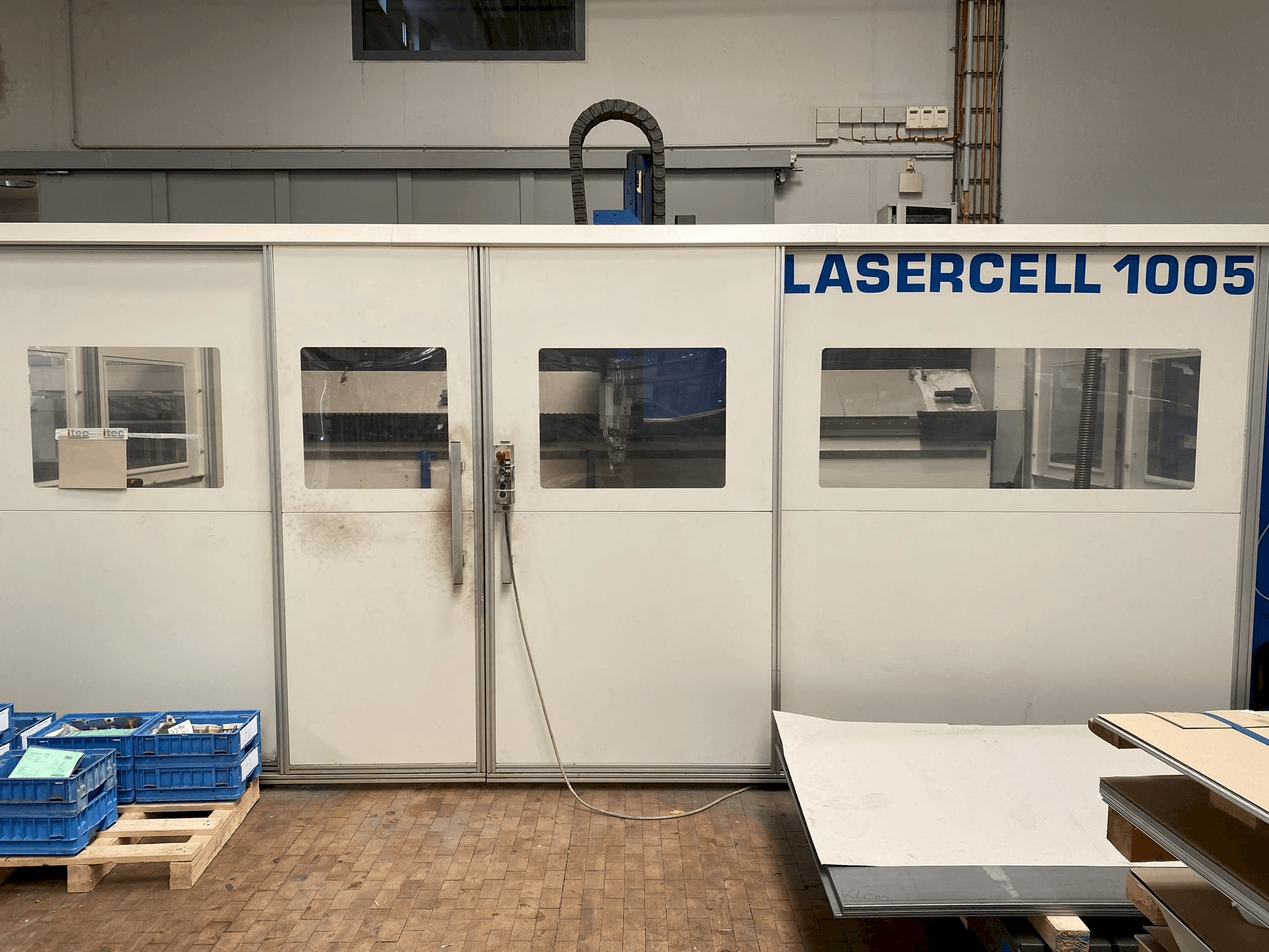 Vista Frontal da Trumpf TLC 1005 máquina