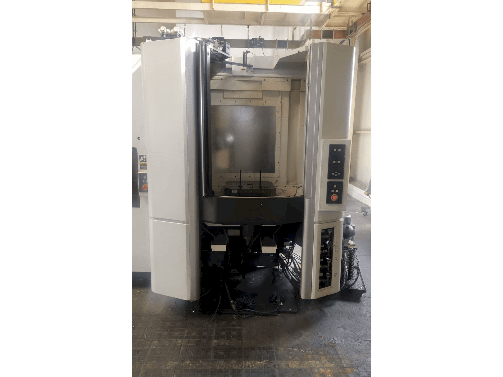 Vista Frontal da MORI SEIKI NHX 5000 máquina