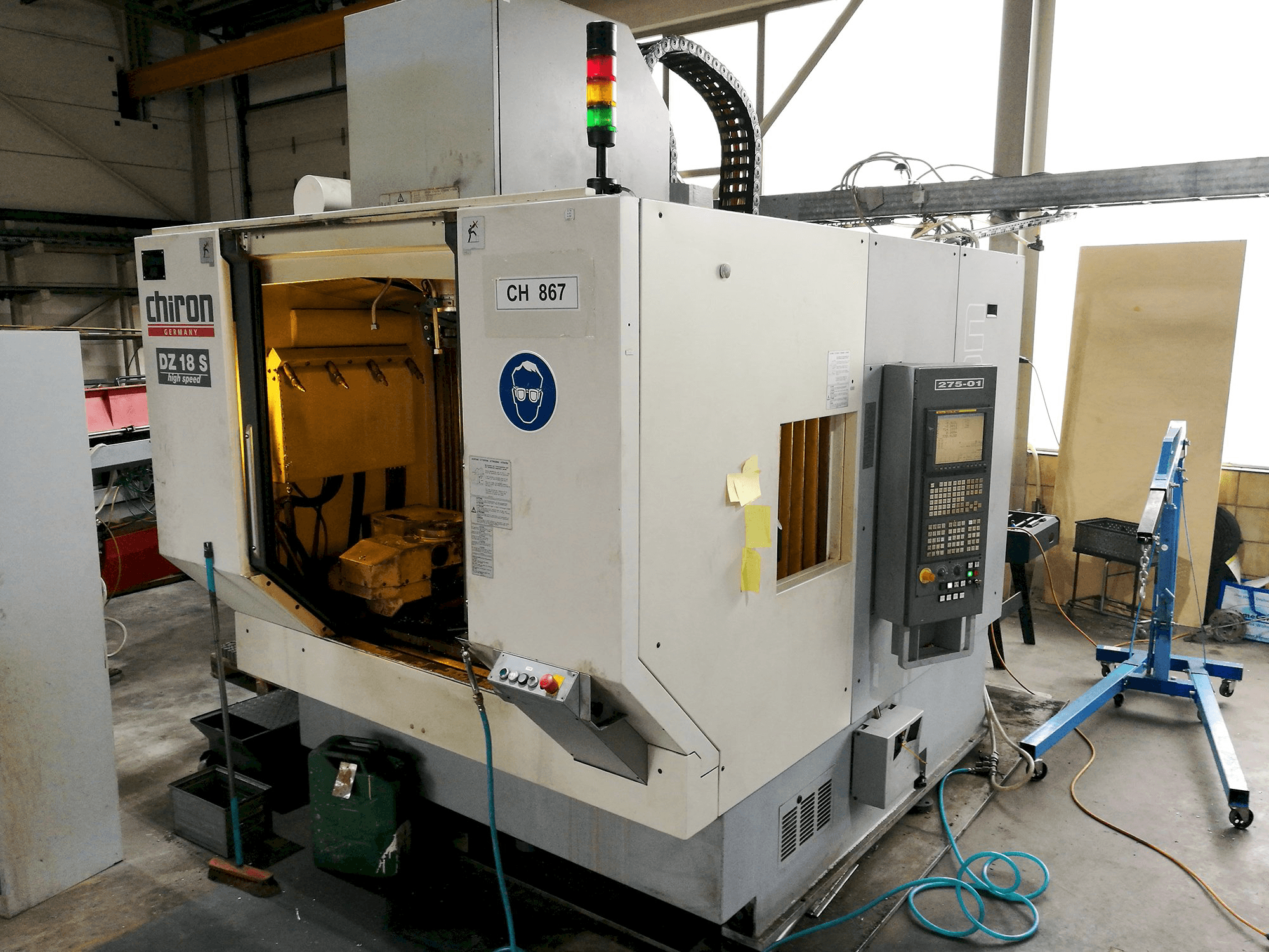 Vista Esquerda da CHIRON DZ 18 S máquina