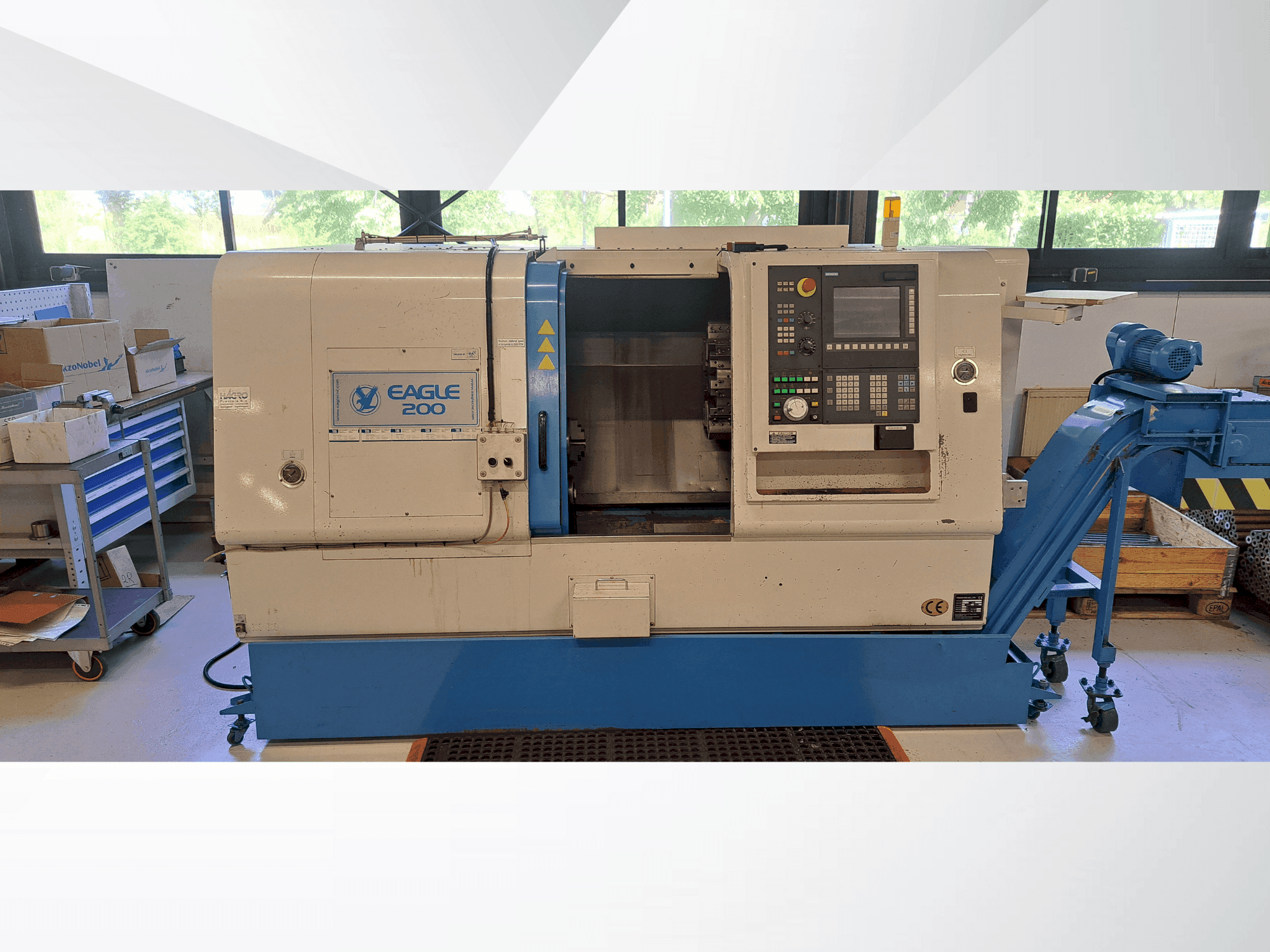 Vista Frontal da Dugard Eagle FCL-200HT máquina