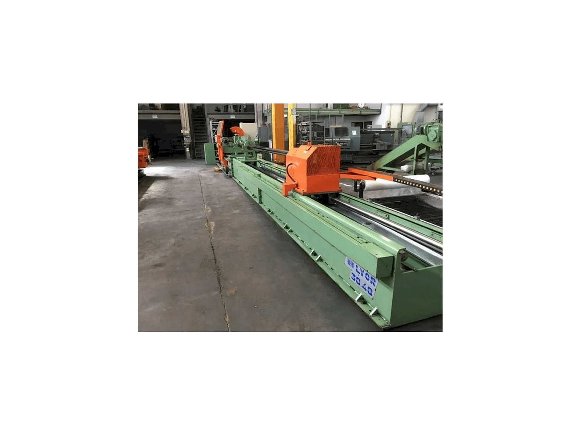 Vista Frontal da ROBBI LYOR 30/40 máquina