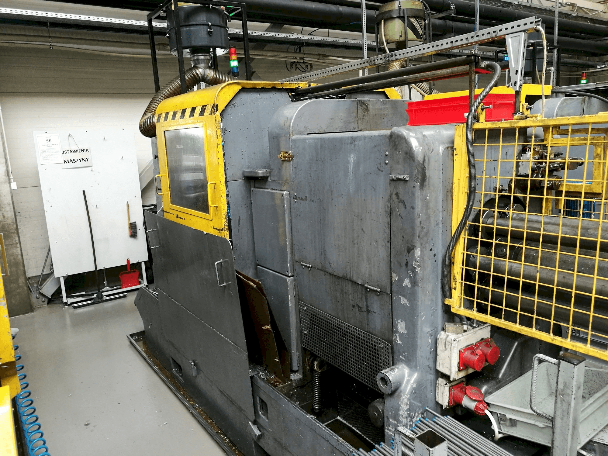 Vista Frontal da Wickman 1 3/8"-6 máquina