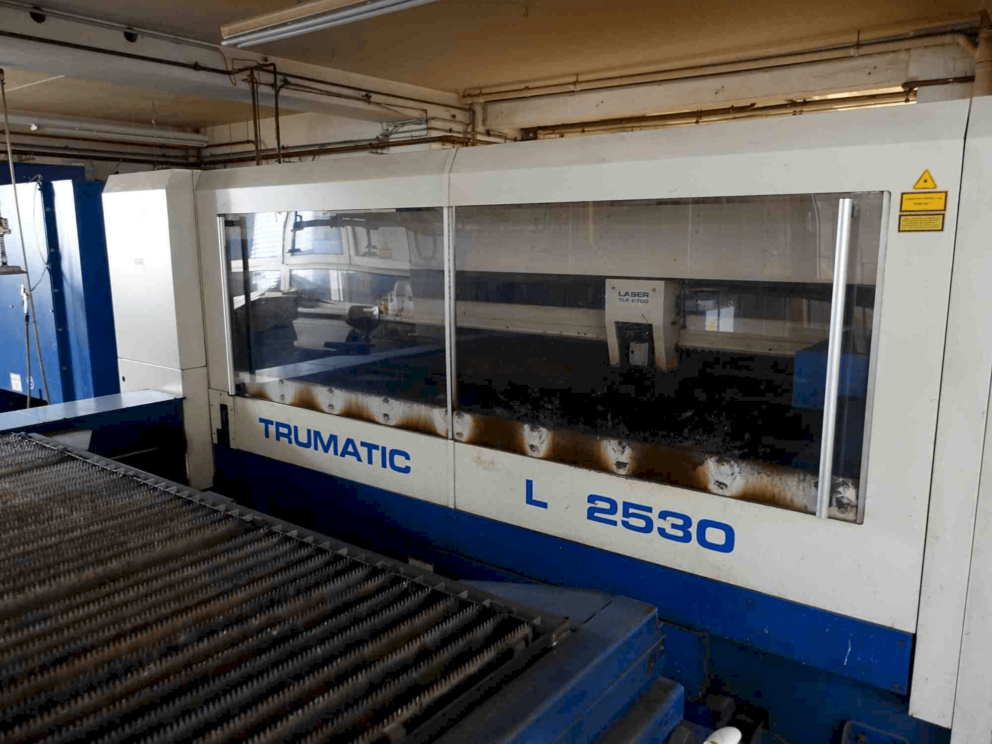 Vista Frontal da Trumpf Trumatic L2530 máquina