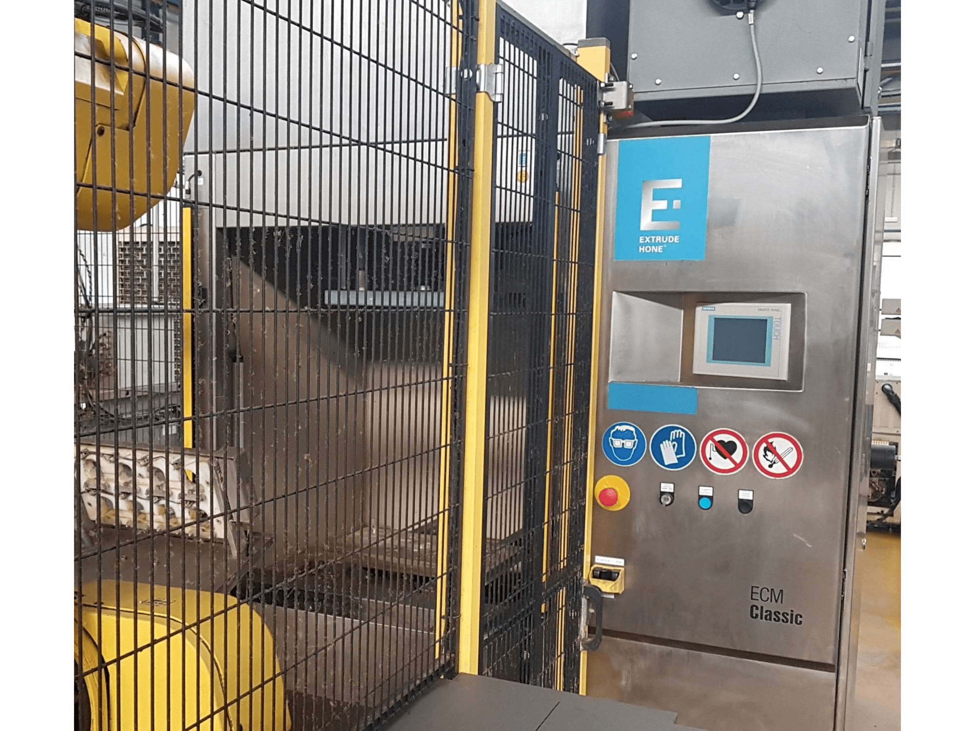 Vista Frontal da Extrude Hone Classic 1A-450-43-P-M máquina