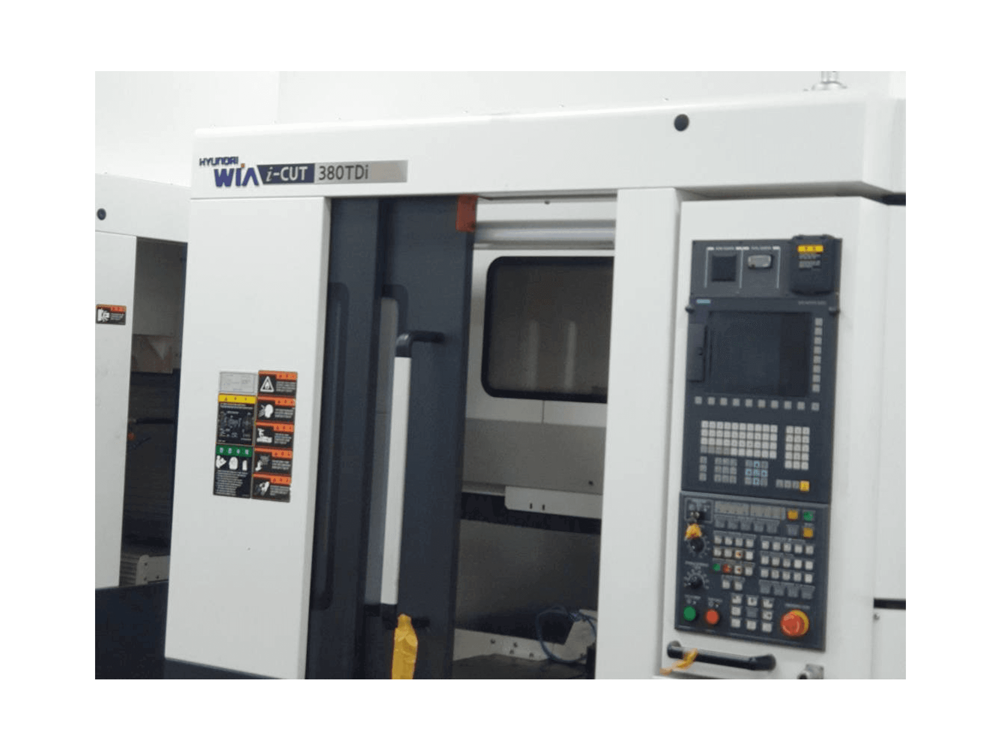 Vista Frontal da Hyundai Wia i-CUT380TDi máquina