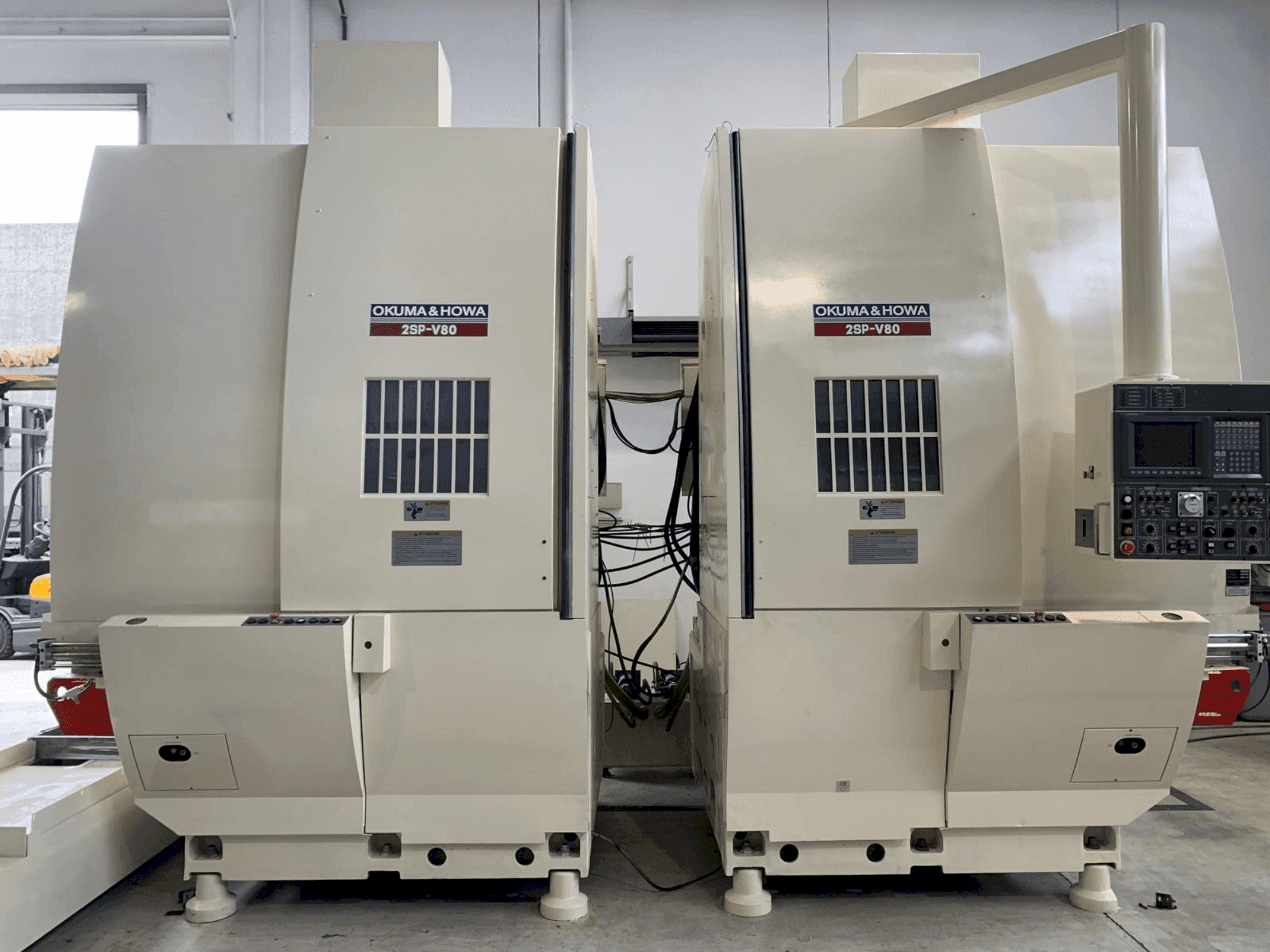 Vista Frontal da Okuma 2SP-V80 máquina