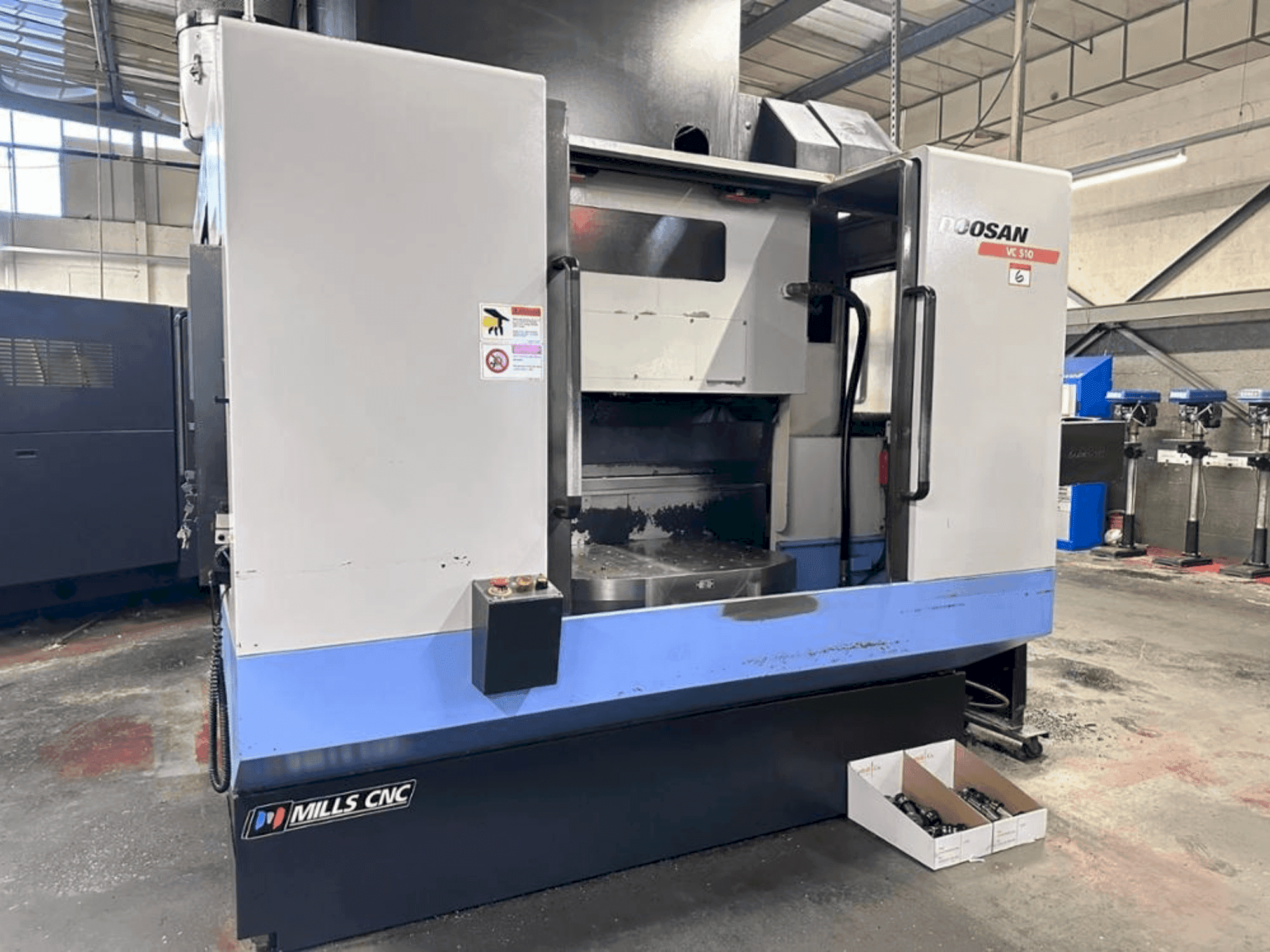 Vista Frontal da DOOSAN VC 510 máquina