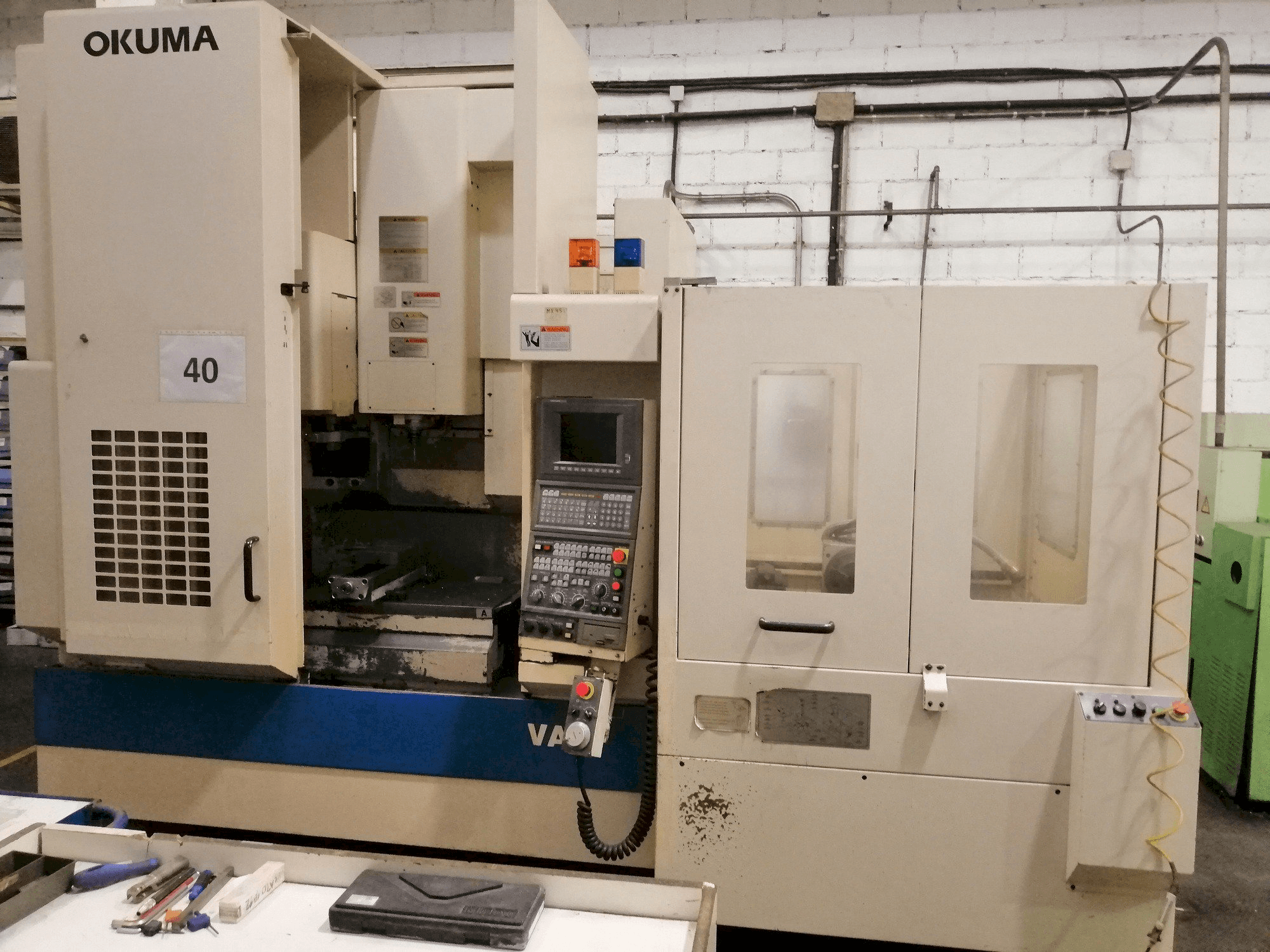 Vista Frontal da Okuma 45VAE máquina