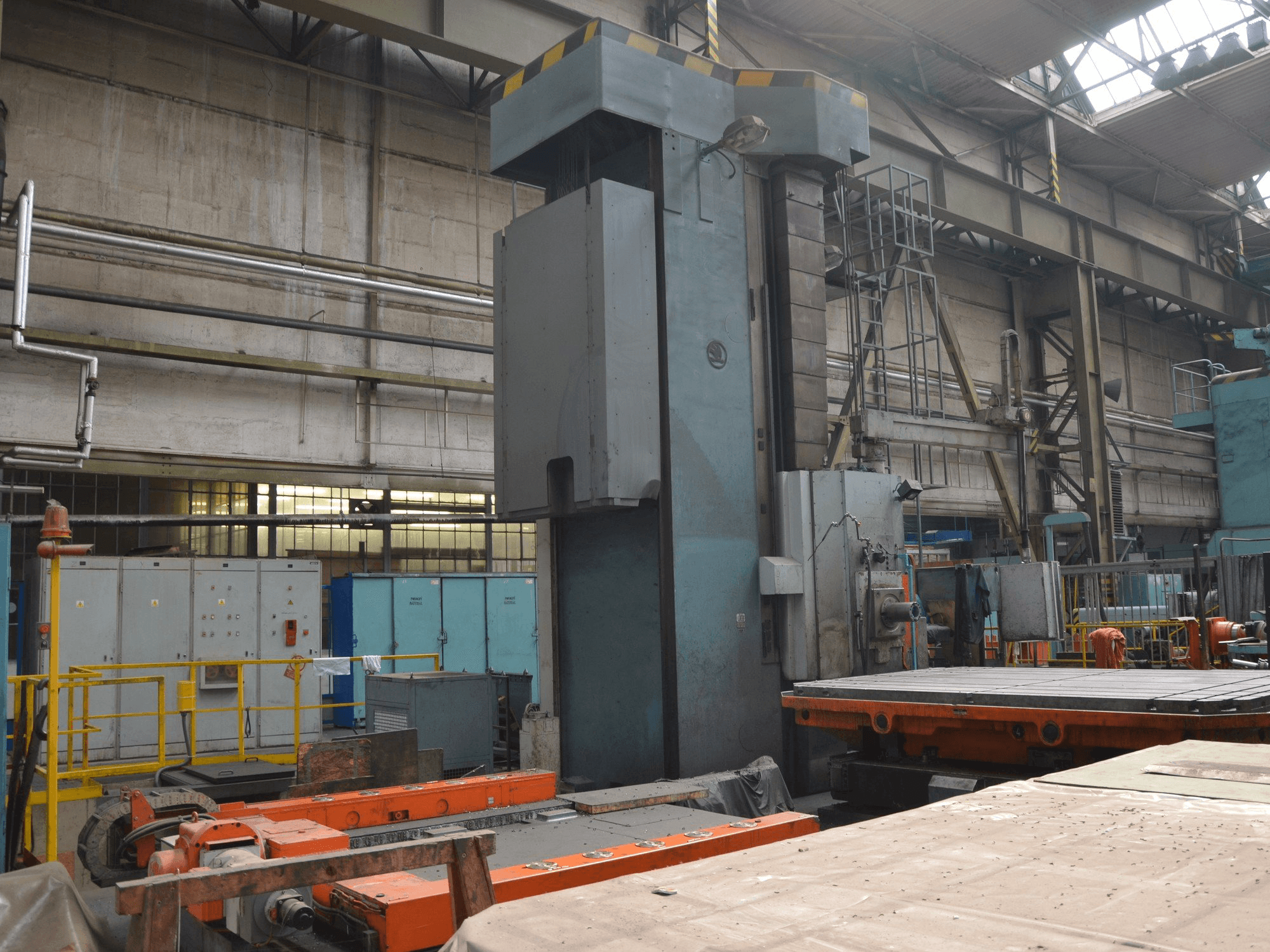 Vista Lateral Esquerda da SKODA W 180NC máquina