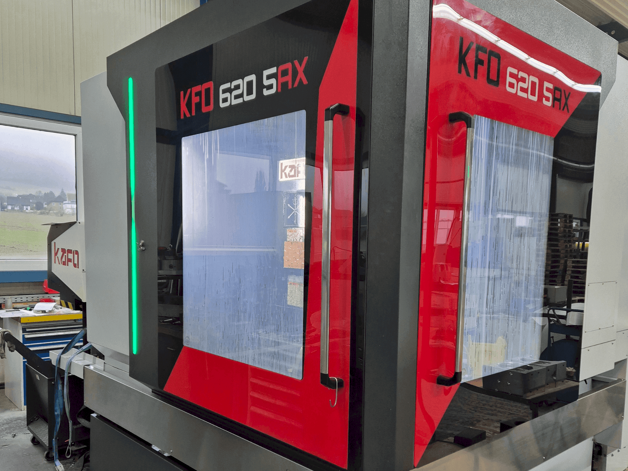 Vista Frontal da KAFO KFO 620 5AX máquina