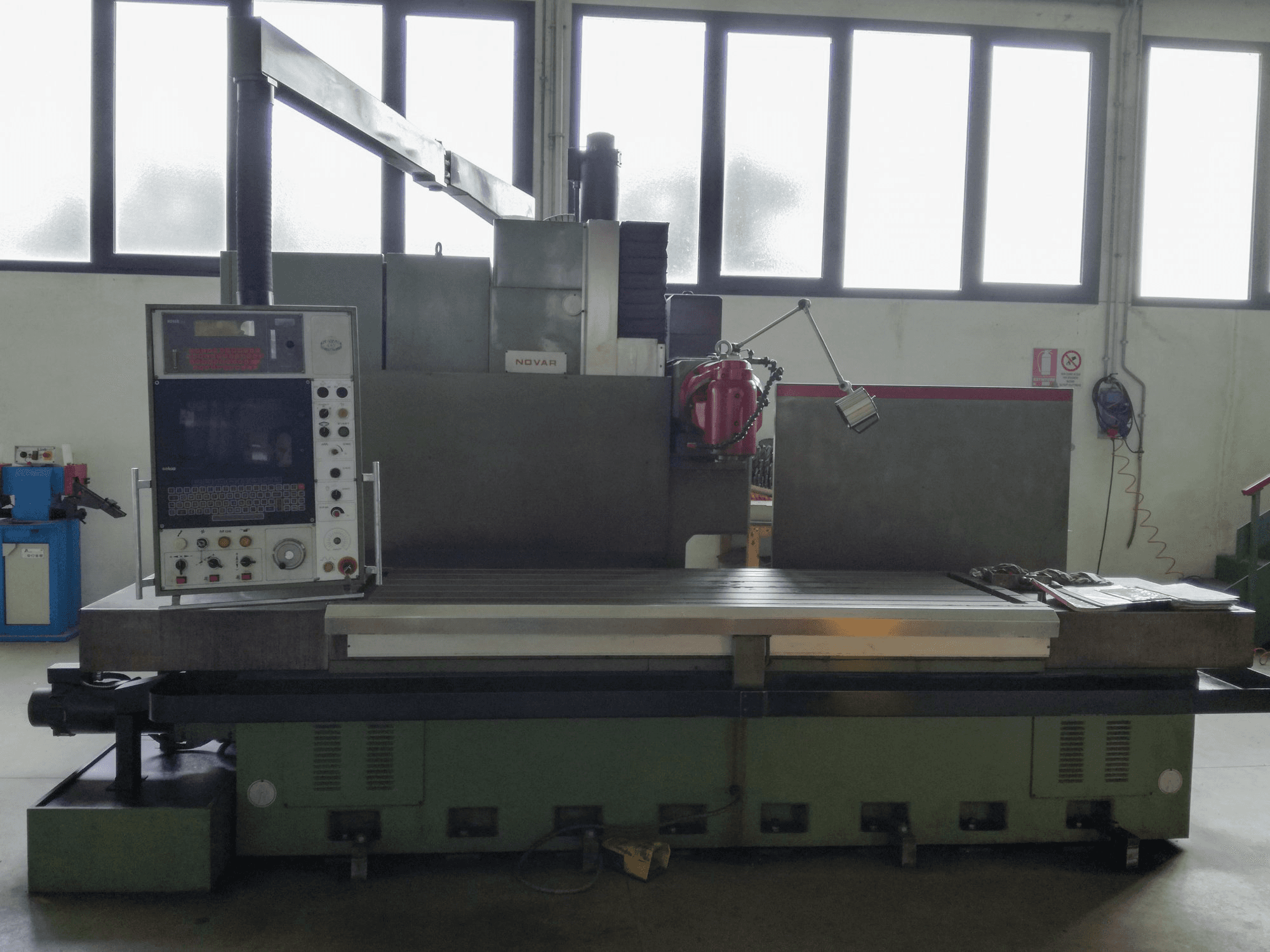 Vista Frontal da NOVAR KBF 2500 máquina