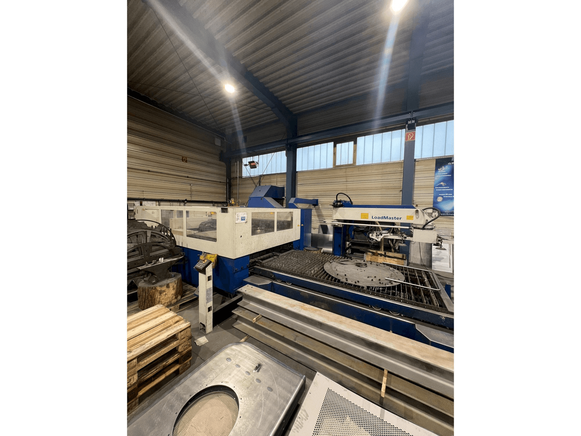 Vista Frontal da TRUMPF TruLaser 3030 máquina
