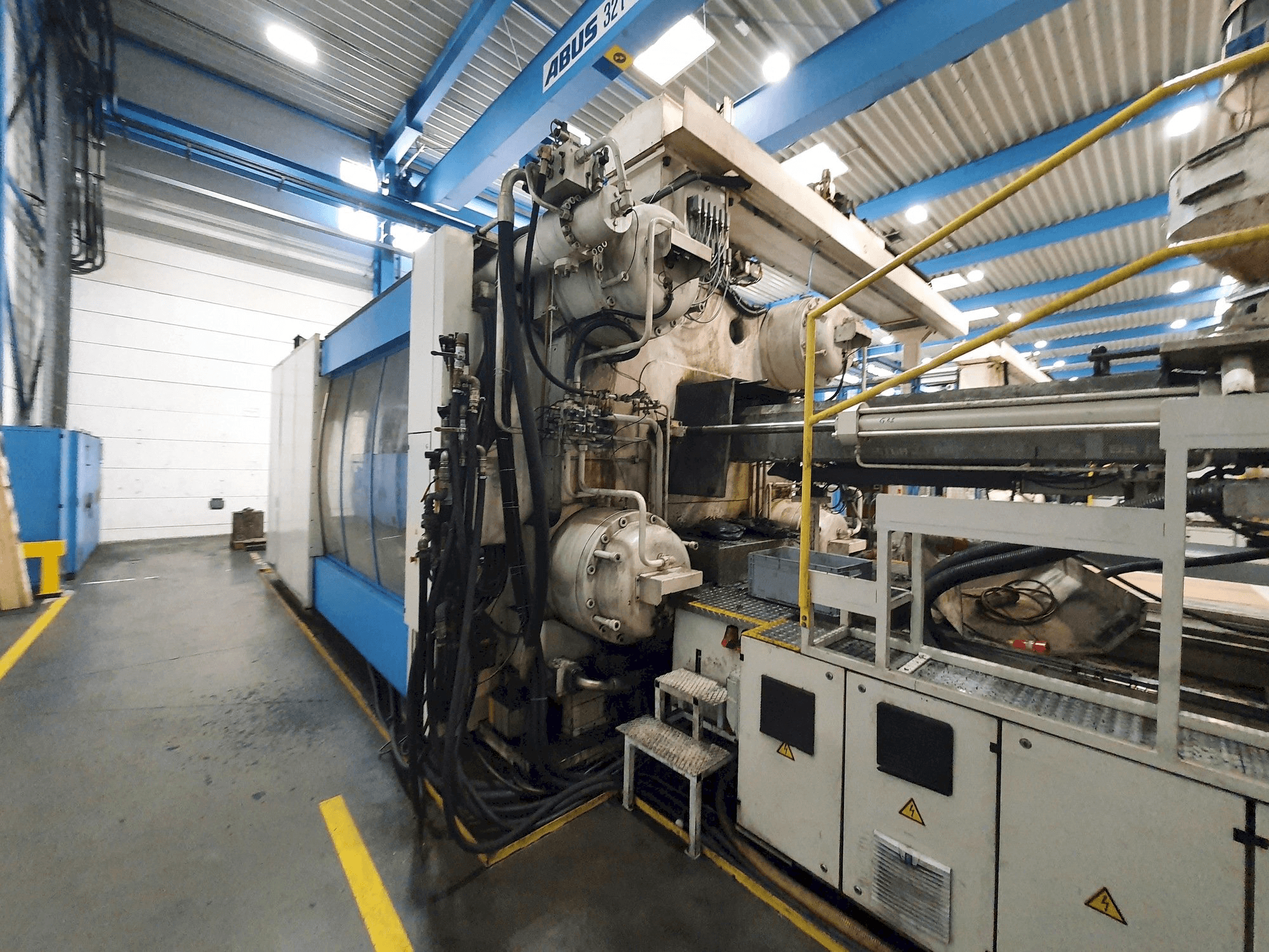 Vista Frontal da Engel ES 16050/2000 Duo máquina