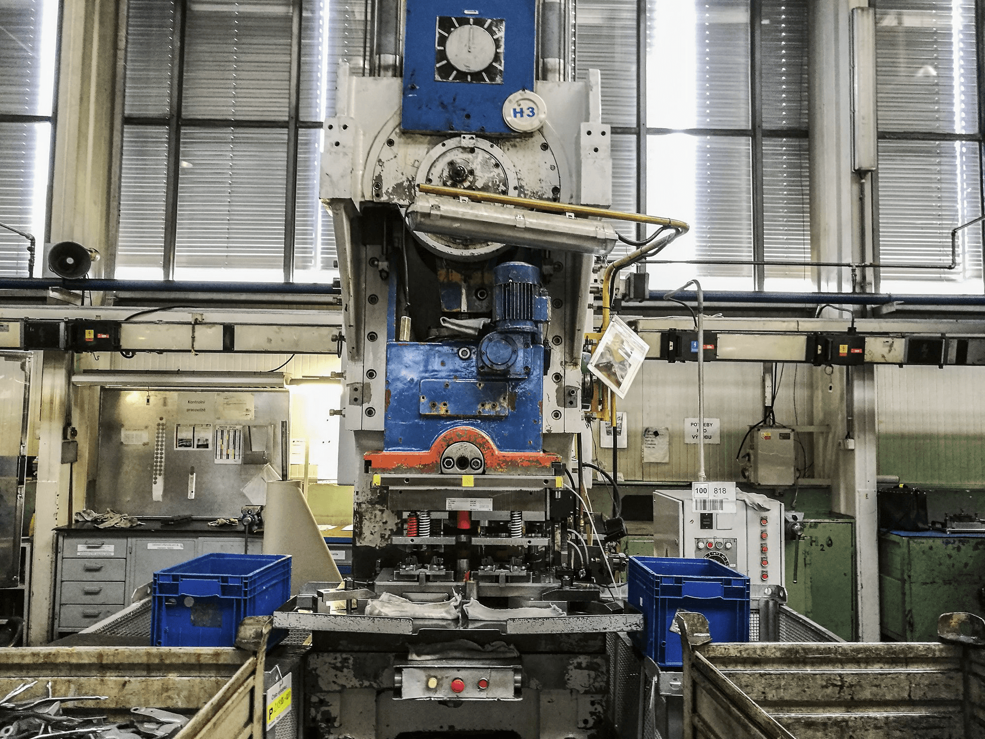 Vista Frontal da ZTS LEK-160 máquina