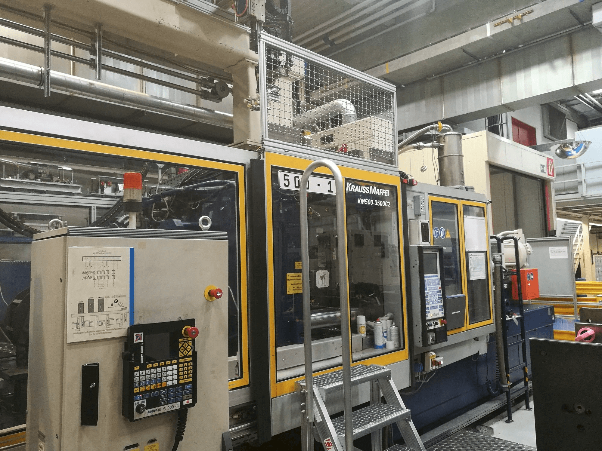 Vista Frontal da Krauss Maffei 500-3500 C2 máquina