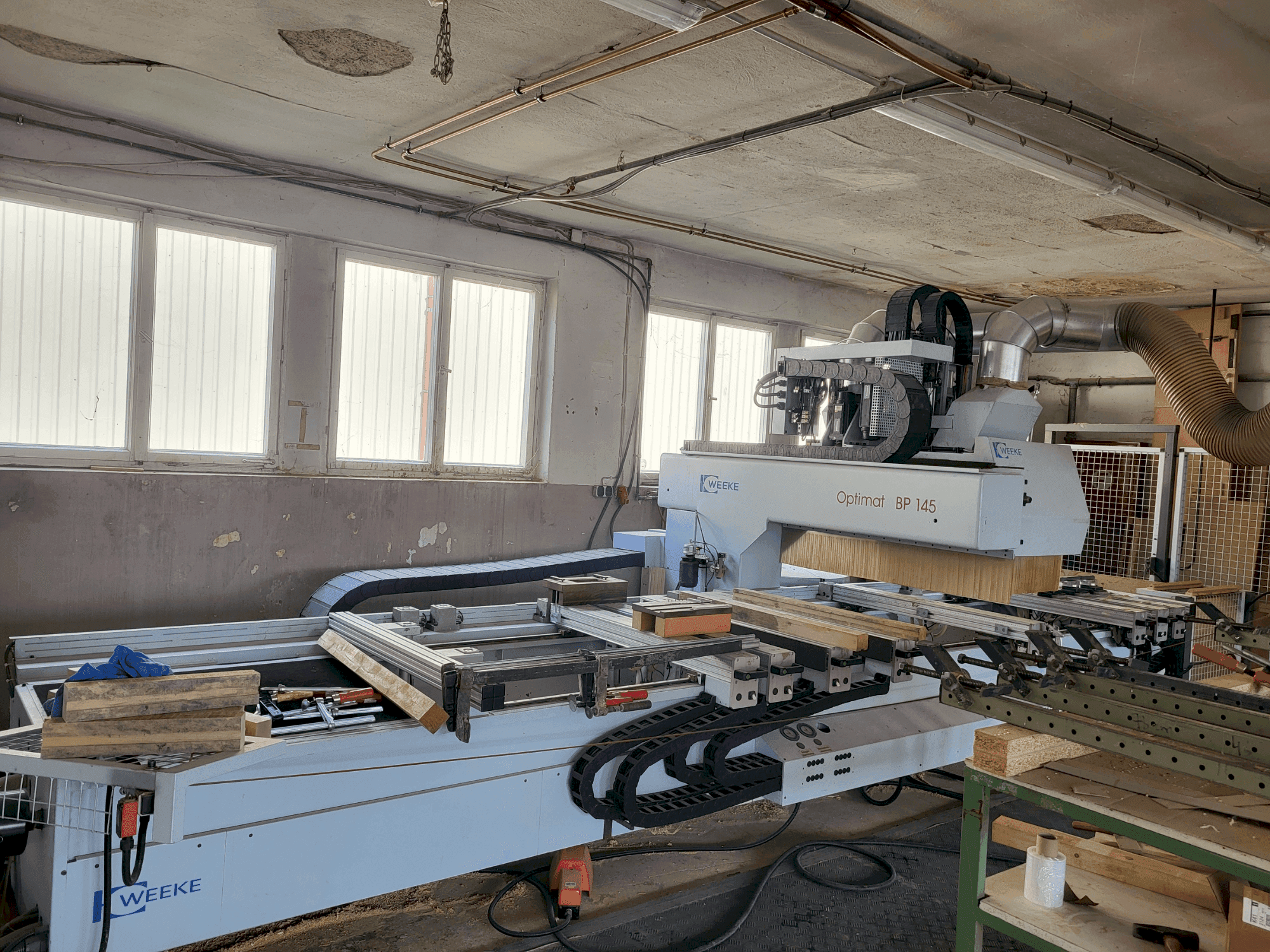 Vista Frontal da Weeke Optimat BP145 máquina