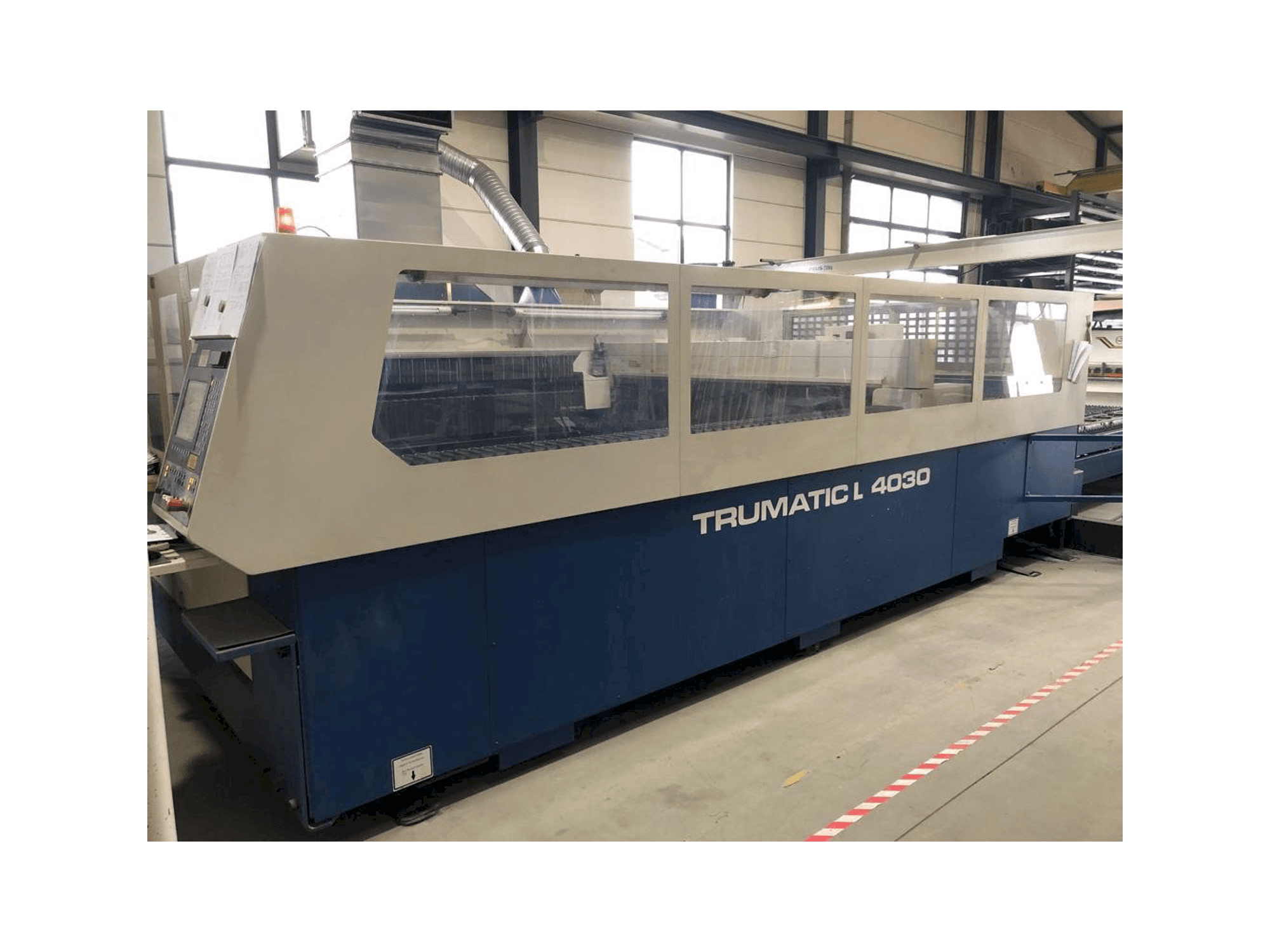 Vista Frontal da Trumpf Trumatic L4030 máquina