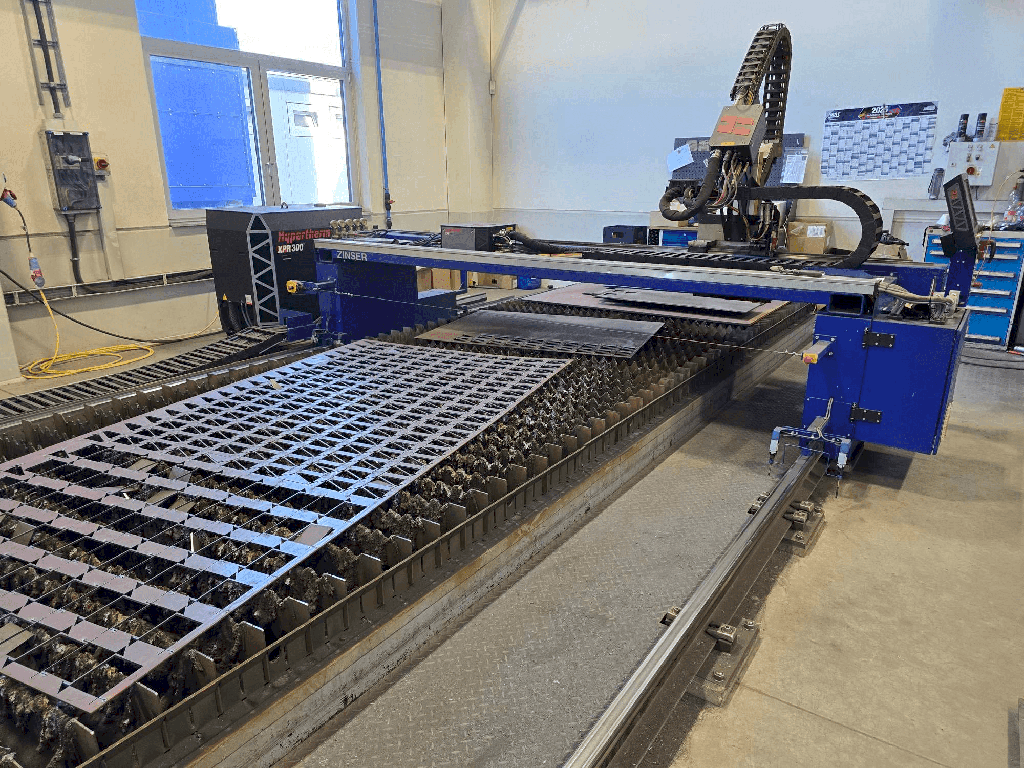 Vista Frontal da ZINSER 2425-I/3600 máquina