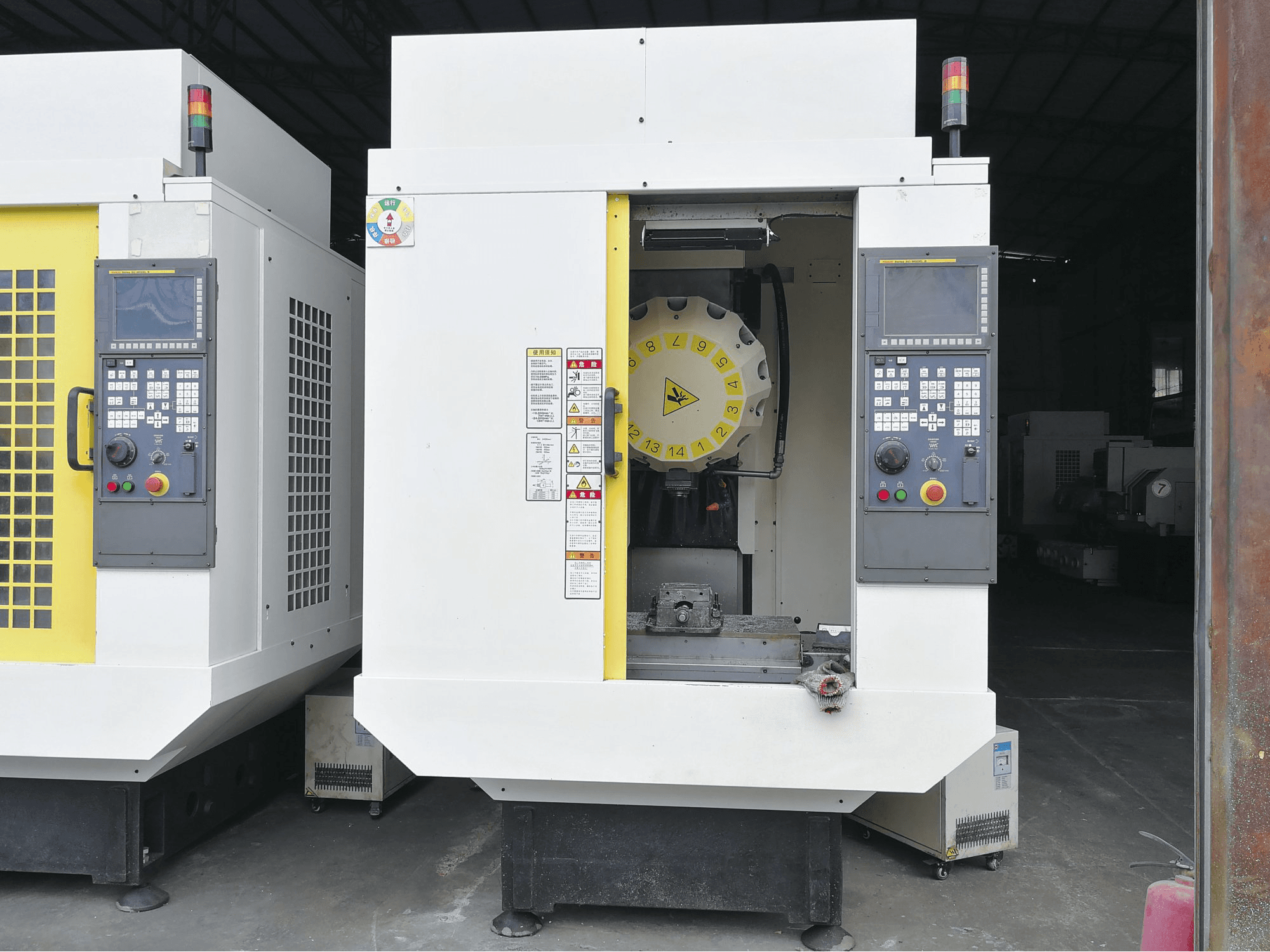 Vista Frontal da FANUC α-D14MiA máquina