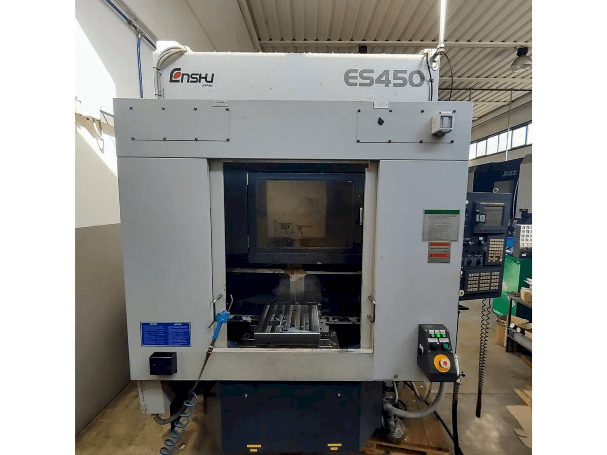 Vista Frontal da Enshu ES450 máquina