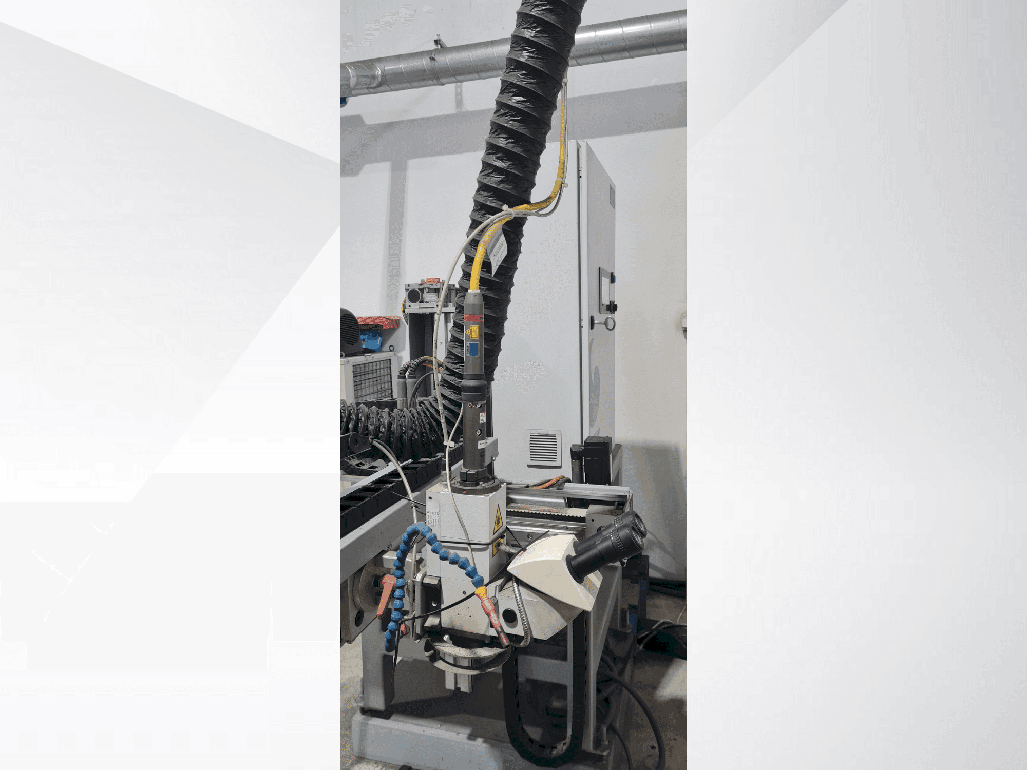 Vista Frontal da TRUMPF TRUPULSE 304 máquina