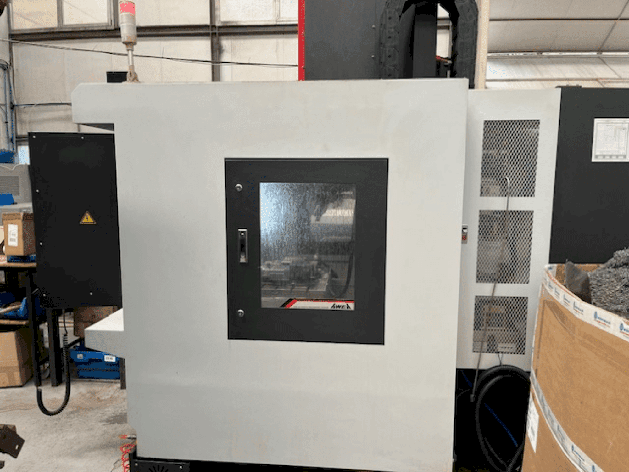 Vista Frontal da AWEA AF-650 máquina