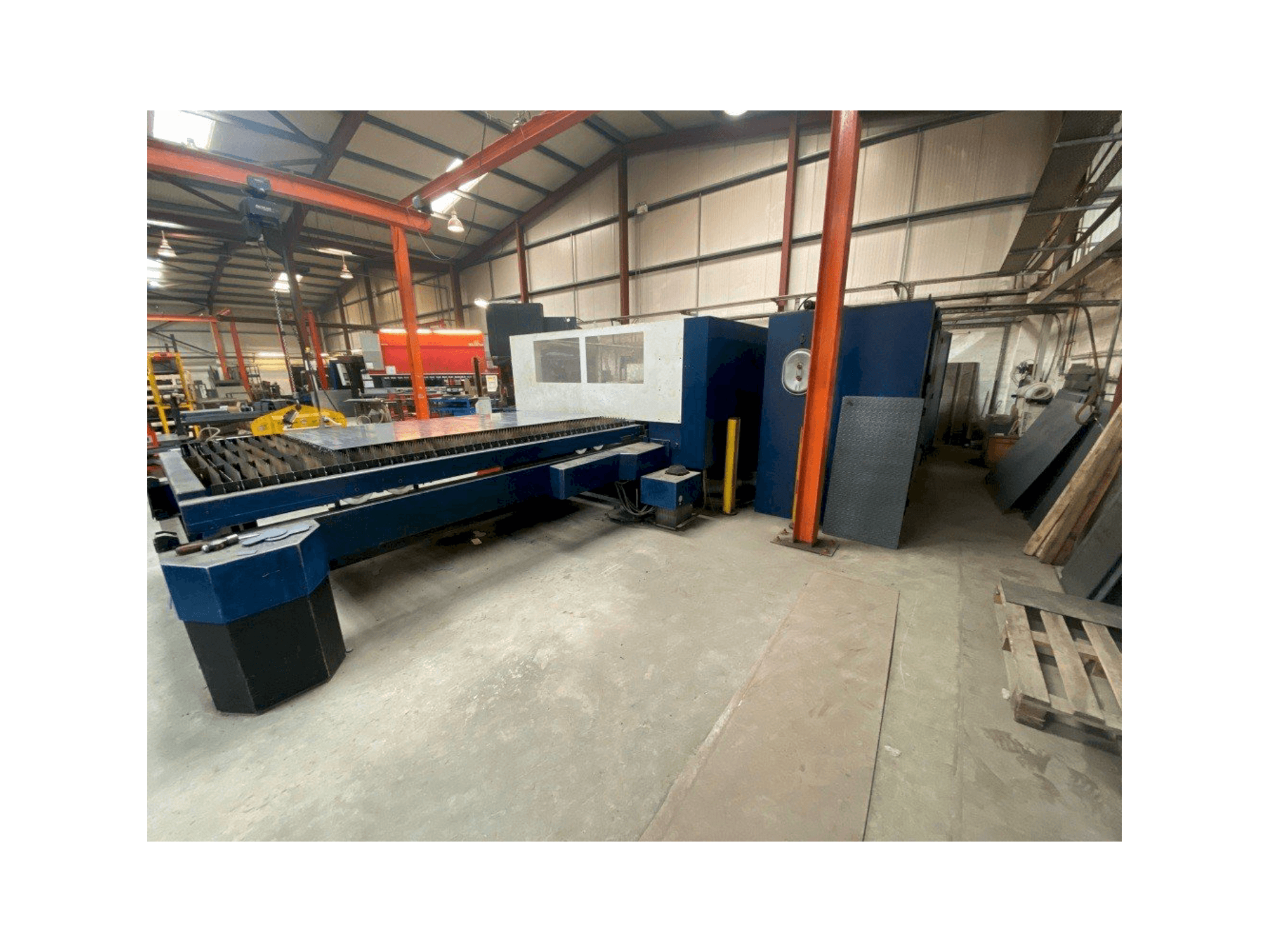 Vista Frontal da Trumpf TRUMATIC L3030 máquina