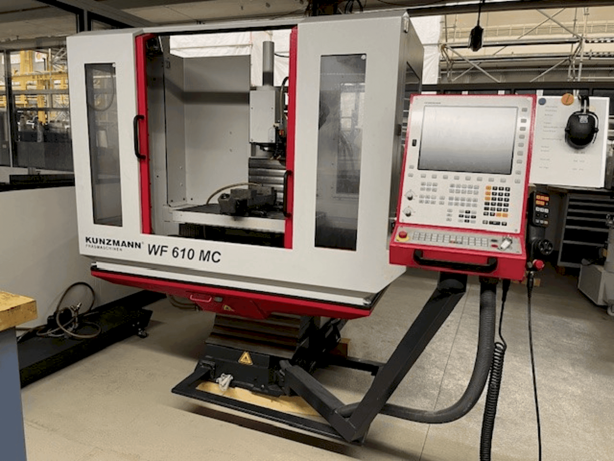 Vista Frontal da KUNZMANN WF 610MC máquina