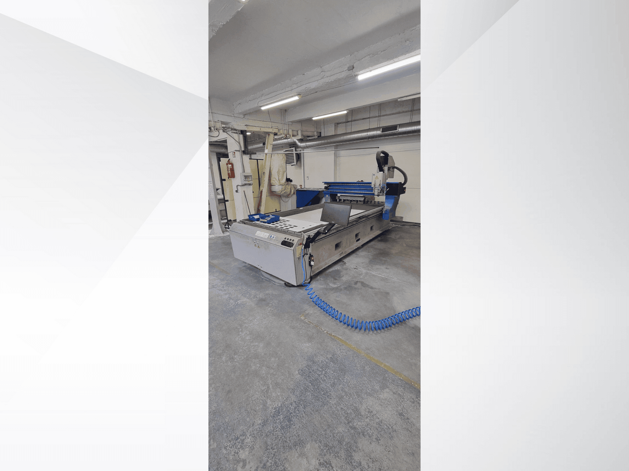 Vista Frontal da MECANUMERIC Mecapro 3015 máquina