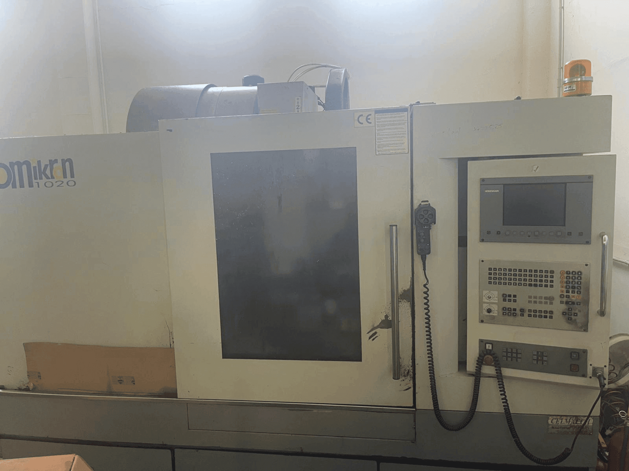 Vista Frontal da HARTFORD Omikron VMC-1020 A máquina