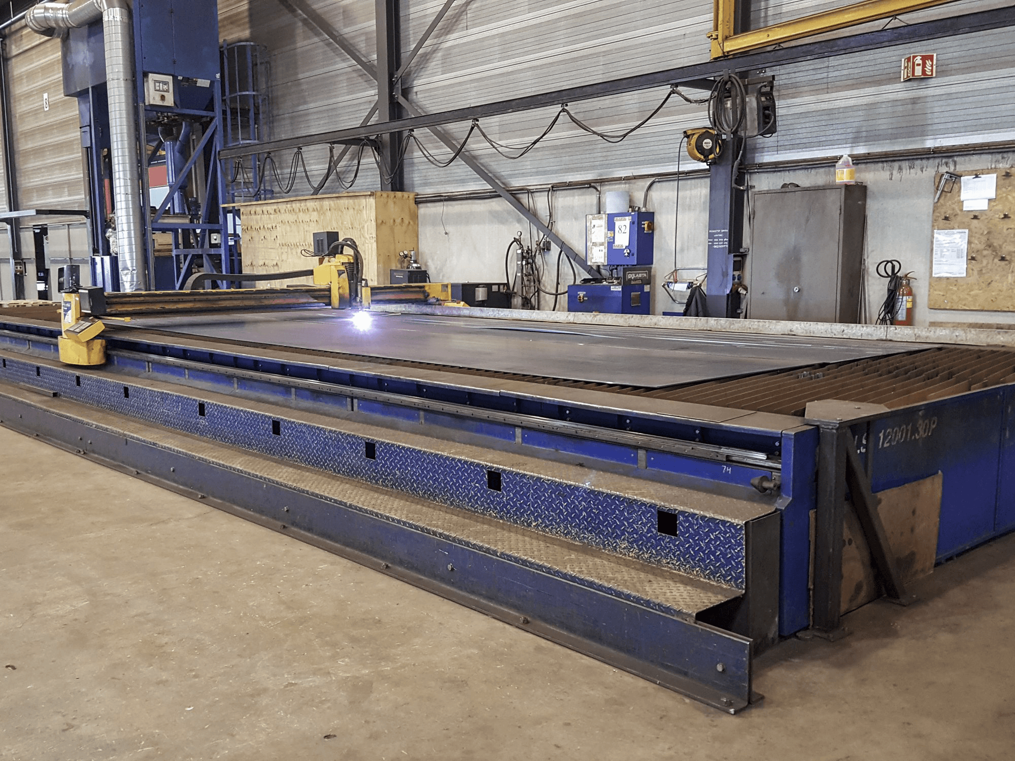 Vista Direita da MicroStep PLS 12001.30 P máquina