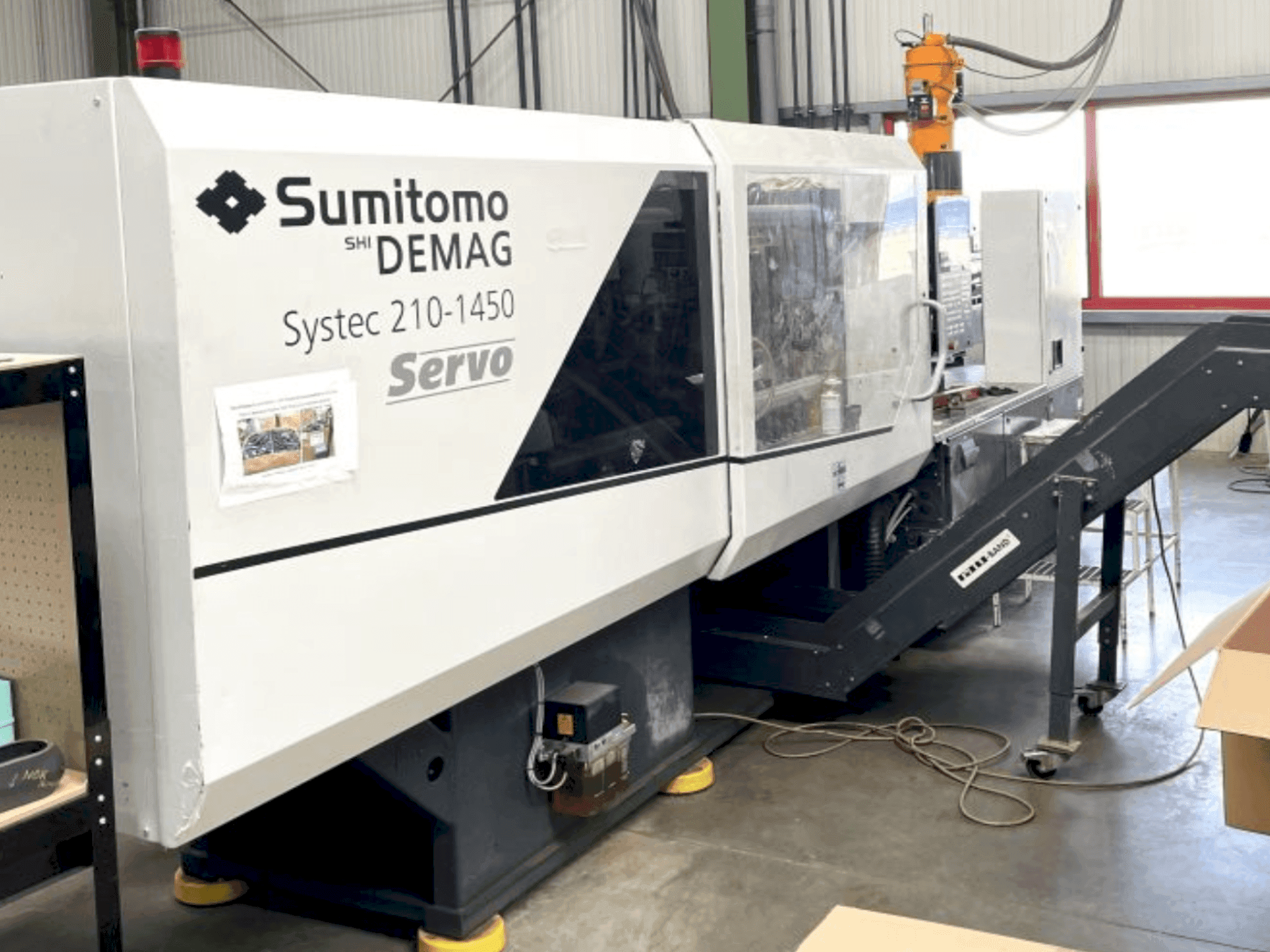 Vista Frontal da DEMAG System 210-1450 máquina