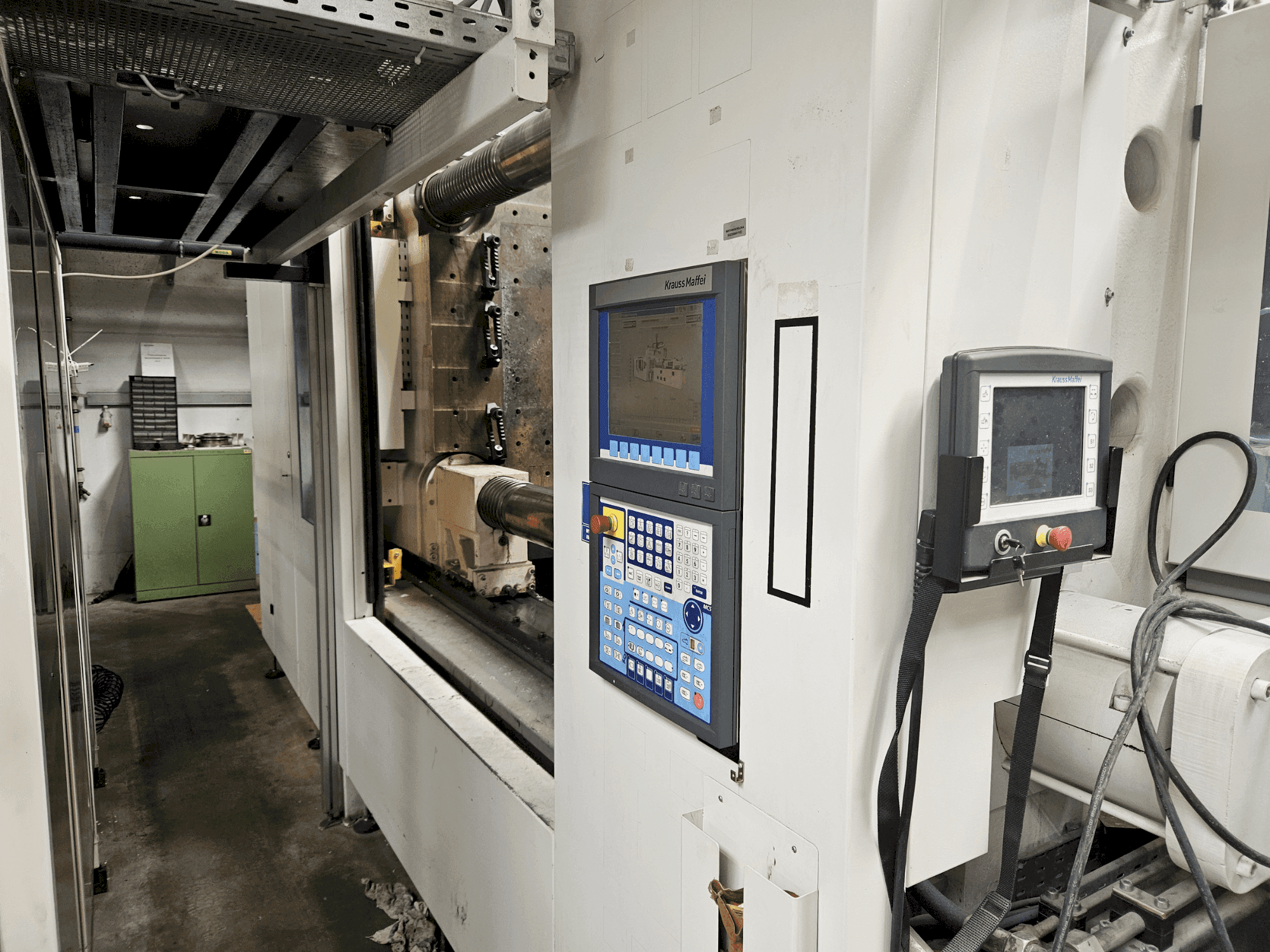 Vista Frontal da Krauss Maffei 800-12000 MX máquina