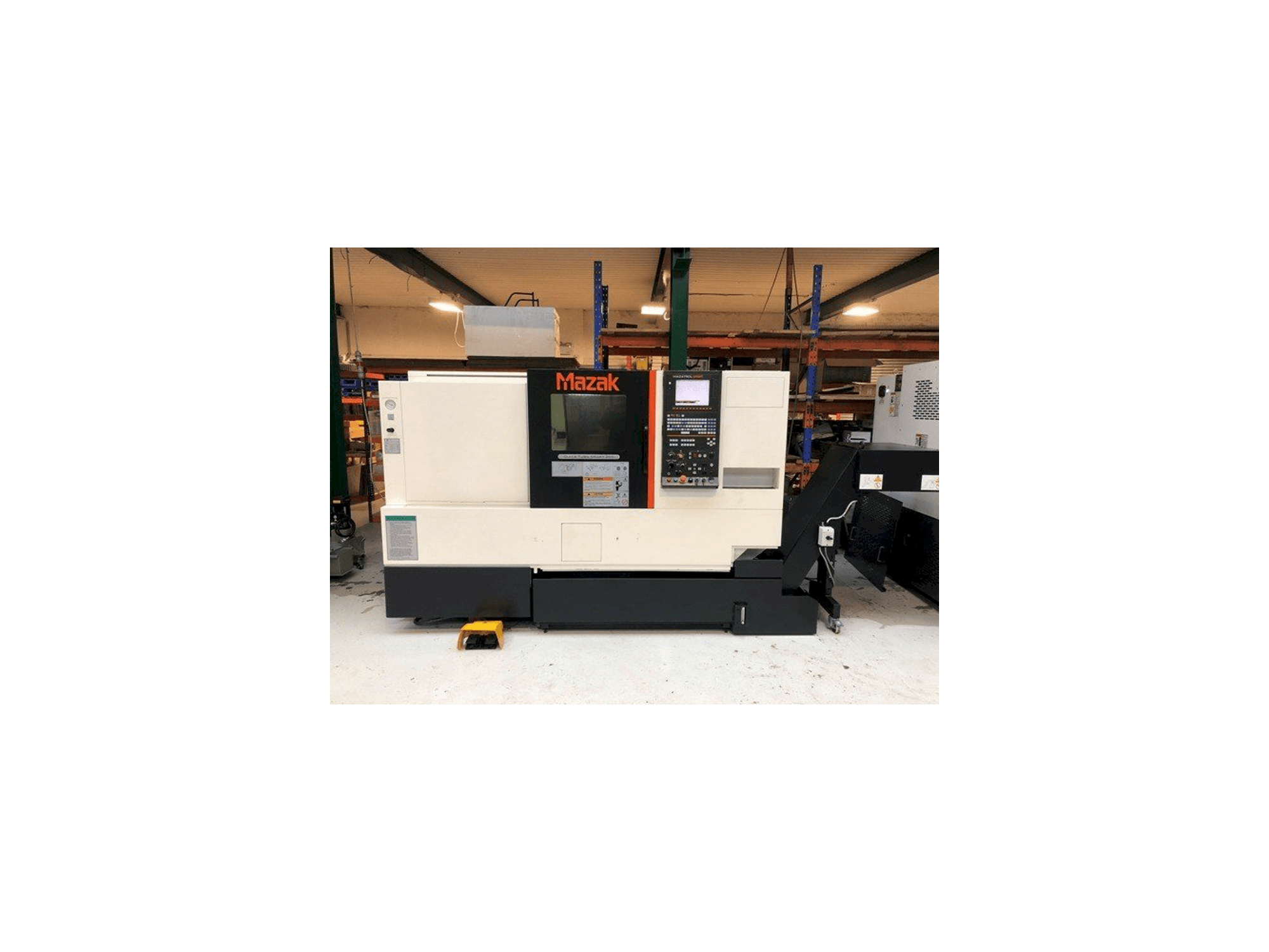 Vista Frontal da Mazak Quick Turn Smart 200 máquina