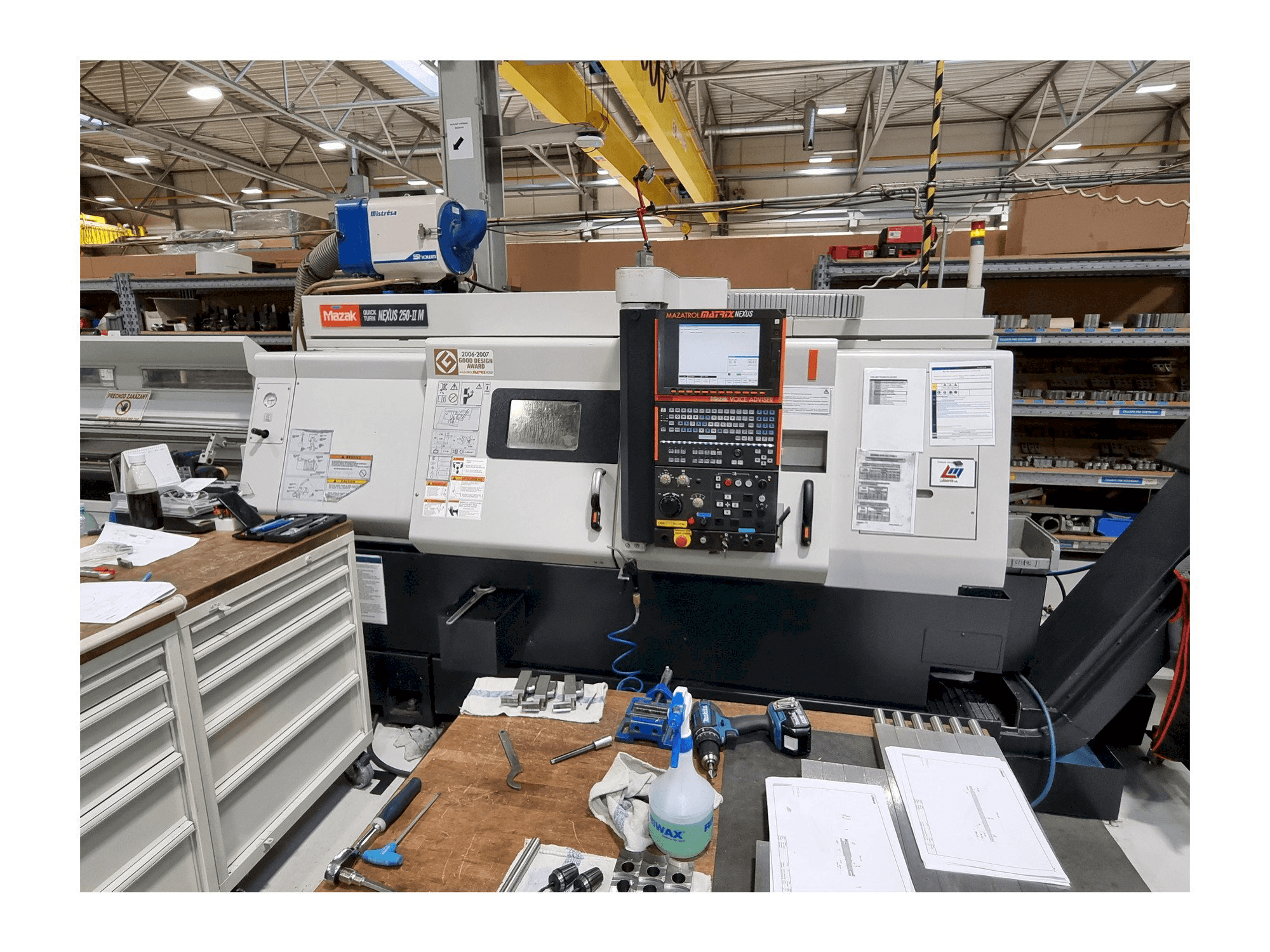 Vista Frontal da Mazak Quick Turn Nexus 250-IIM máquina