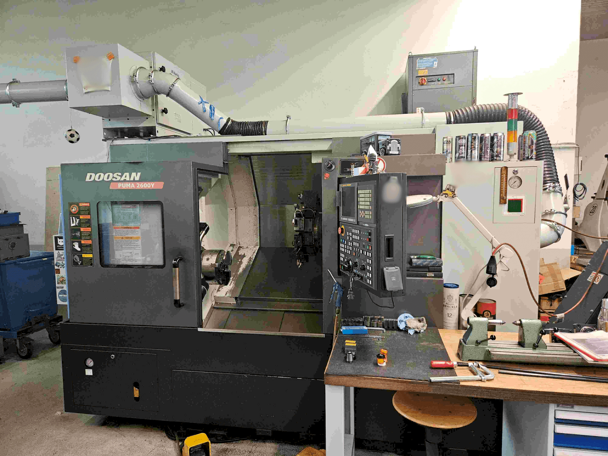 Vista Frontal da DOOSAN PUMA 2600Y máquina