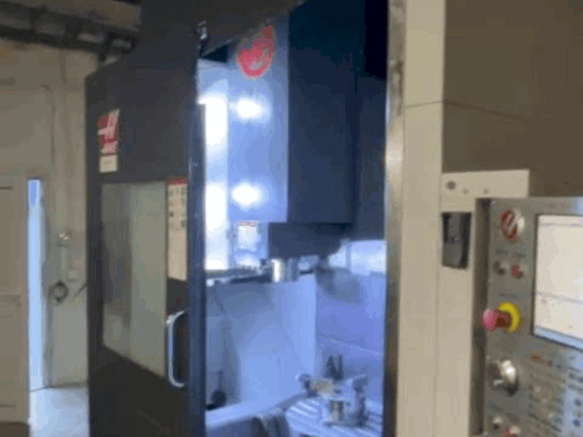 Vista Frontal da HAAS UMC-750 máquina