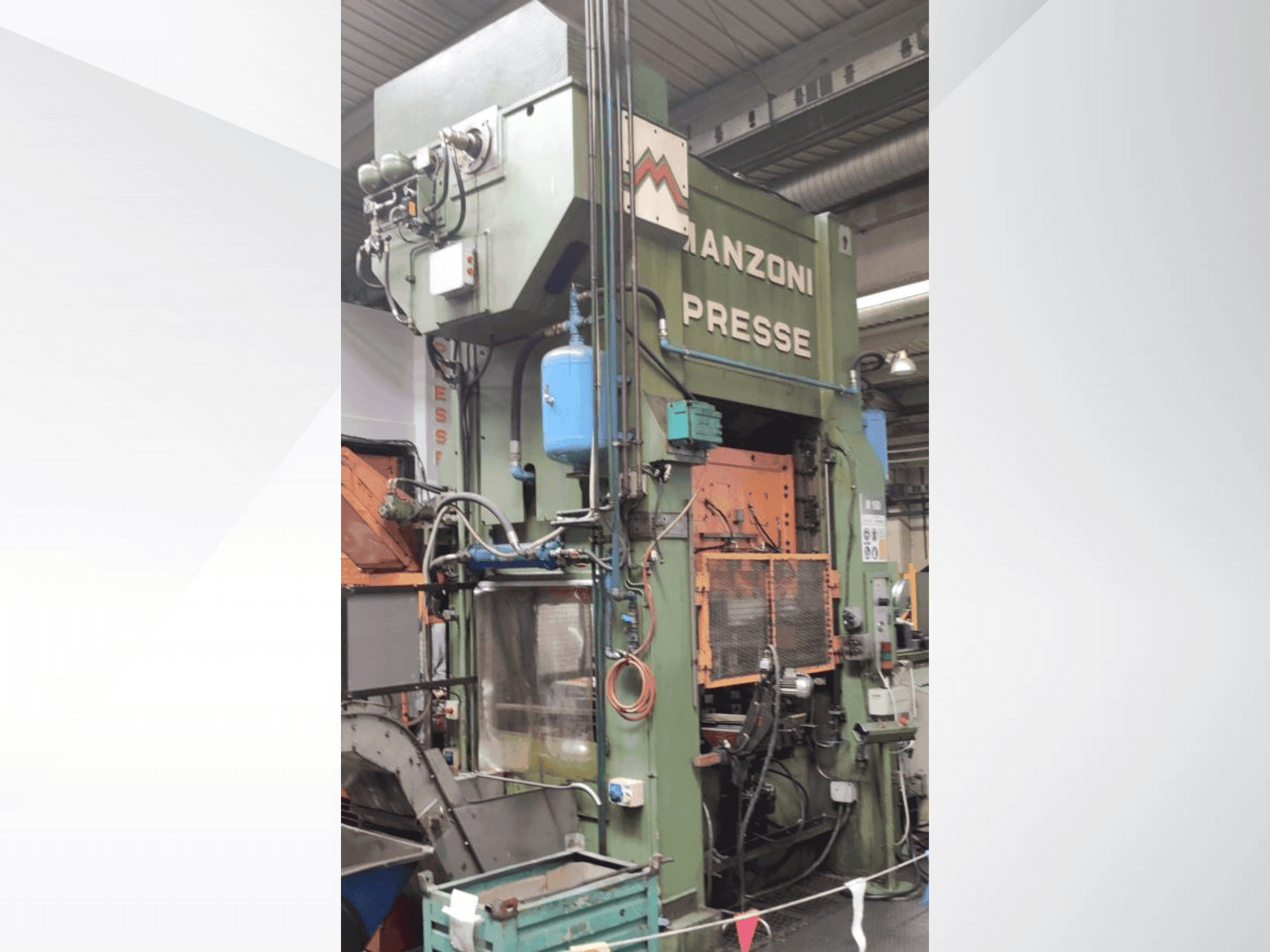 Vista Frontal da RAVNE PRESSES Manzoni 160 máquina