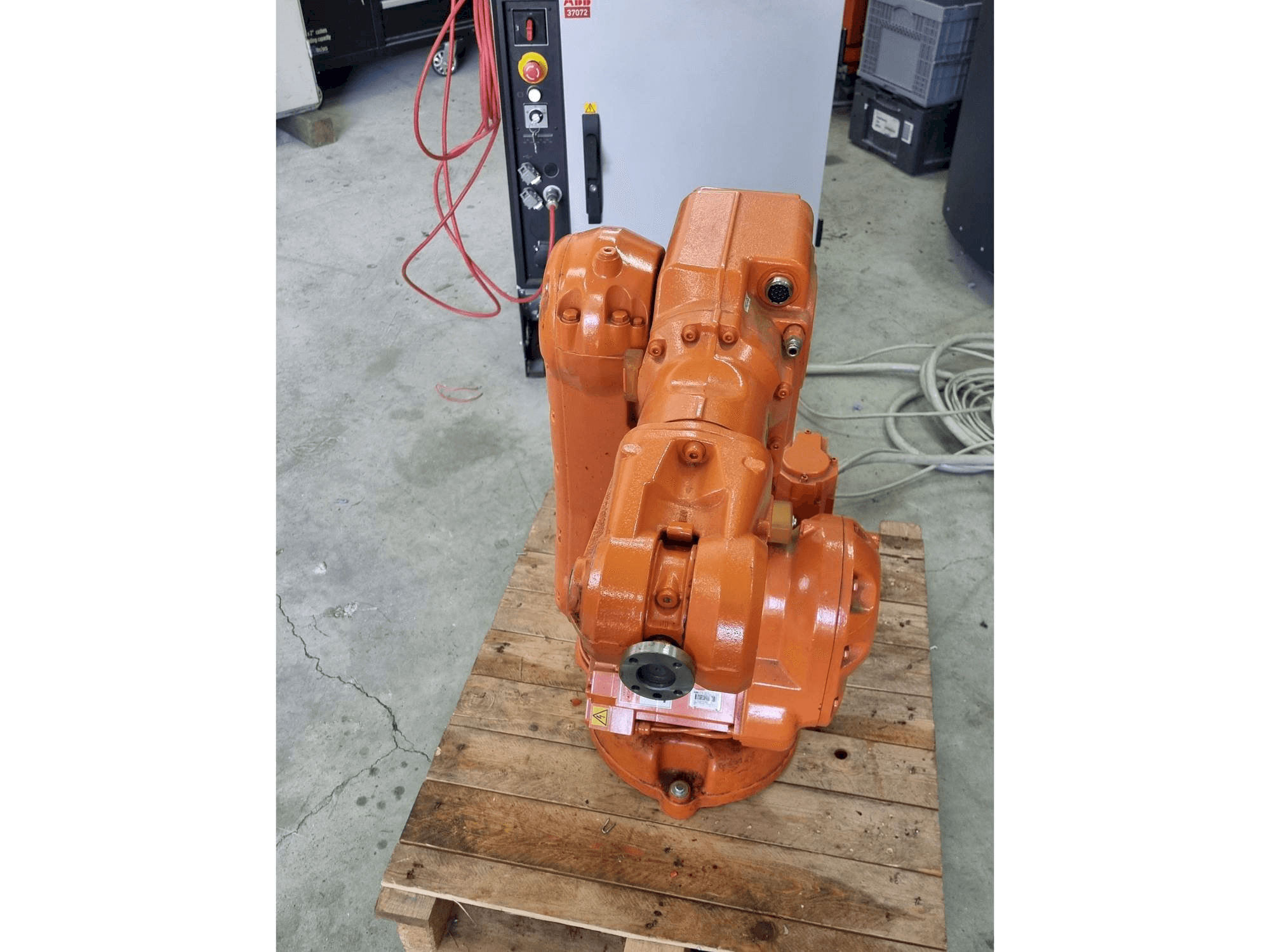 Vista Frontal da ABB IRB140 - IRC5 máquina