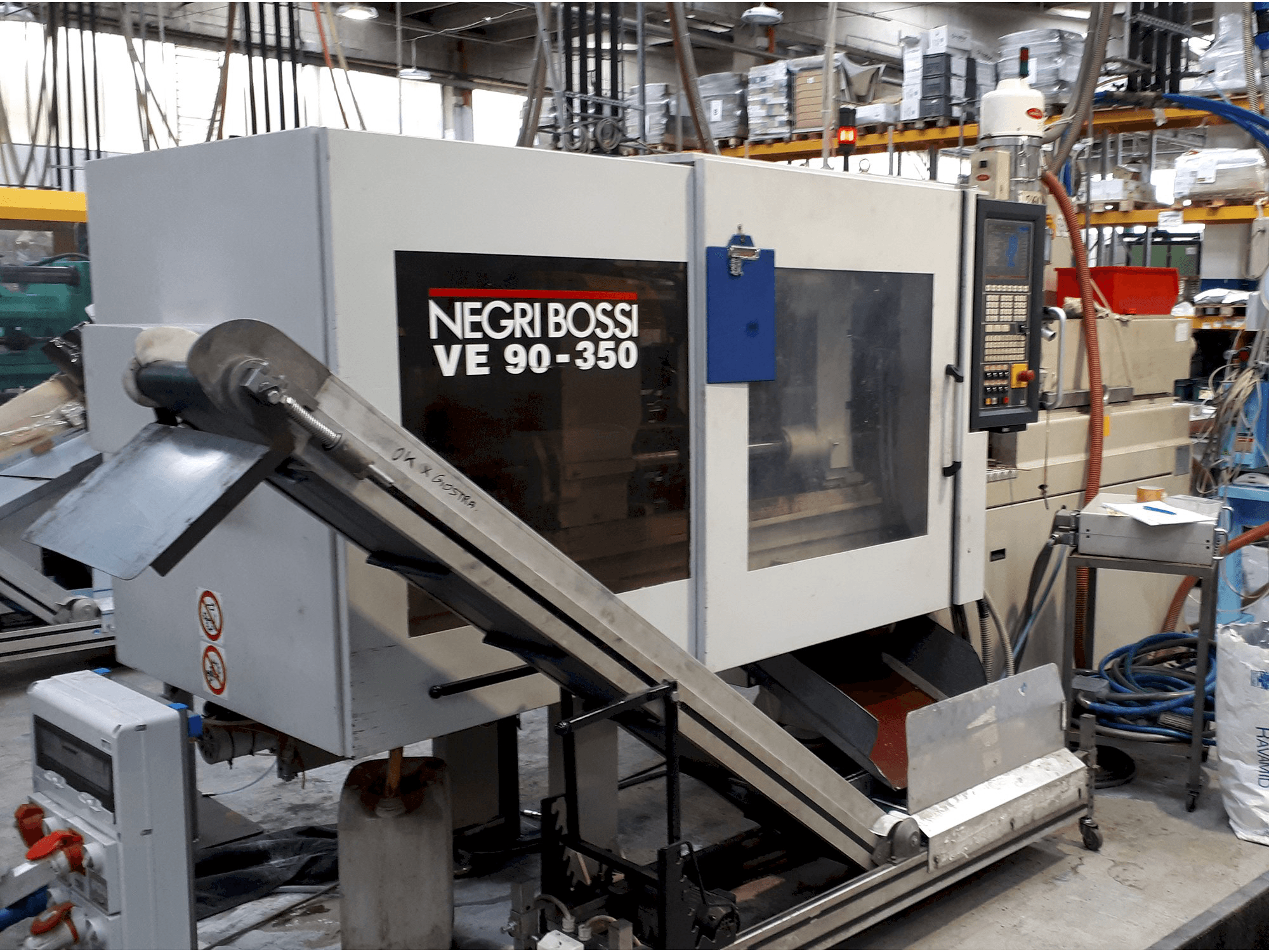 Vista Esquerda da Negri Bossi VE 90-350 máquina