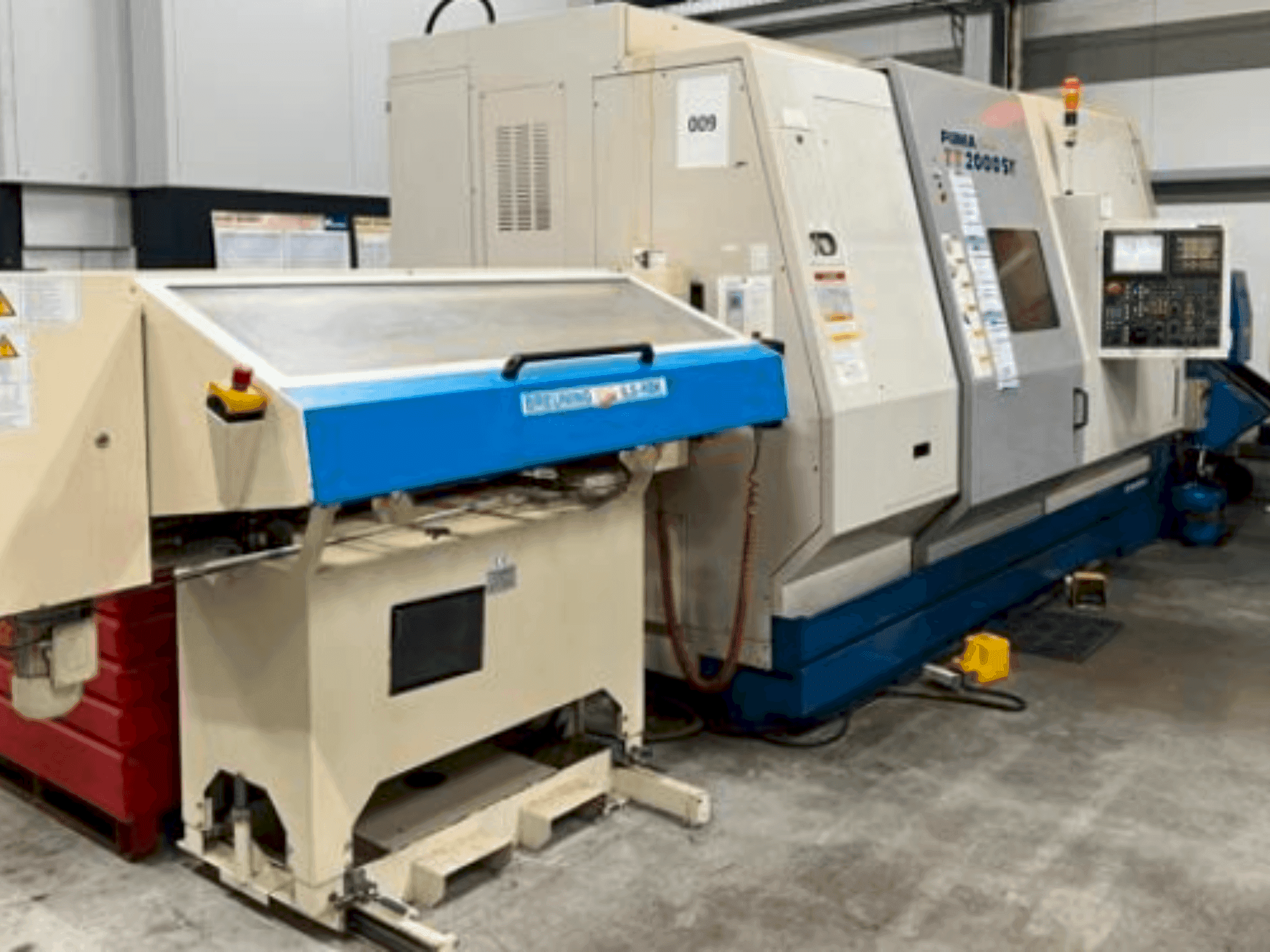 Vista Frontal da DAEWOO PUMA TT 2000 SY máquina