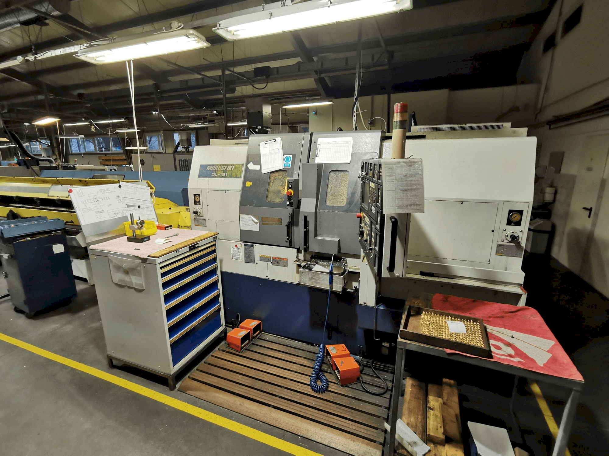 Vista Frontal da MORI SEIKI DL-151Y máquina