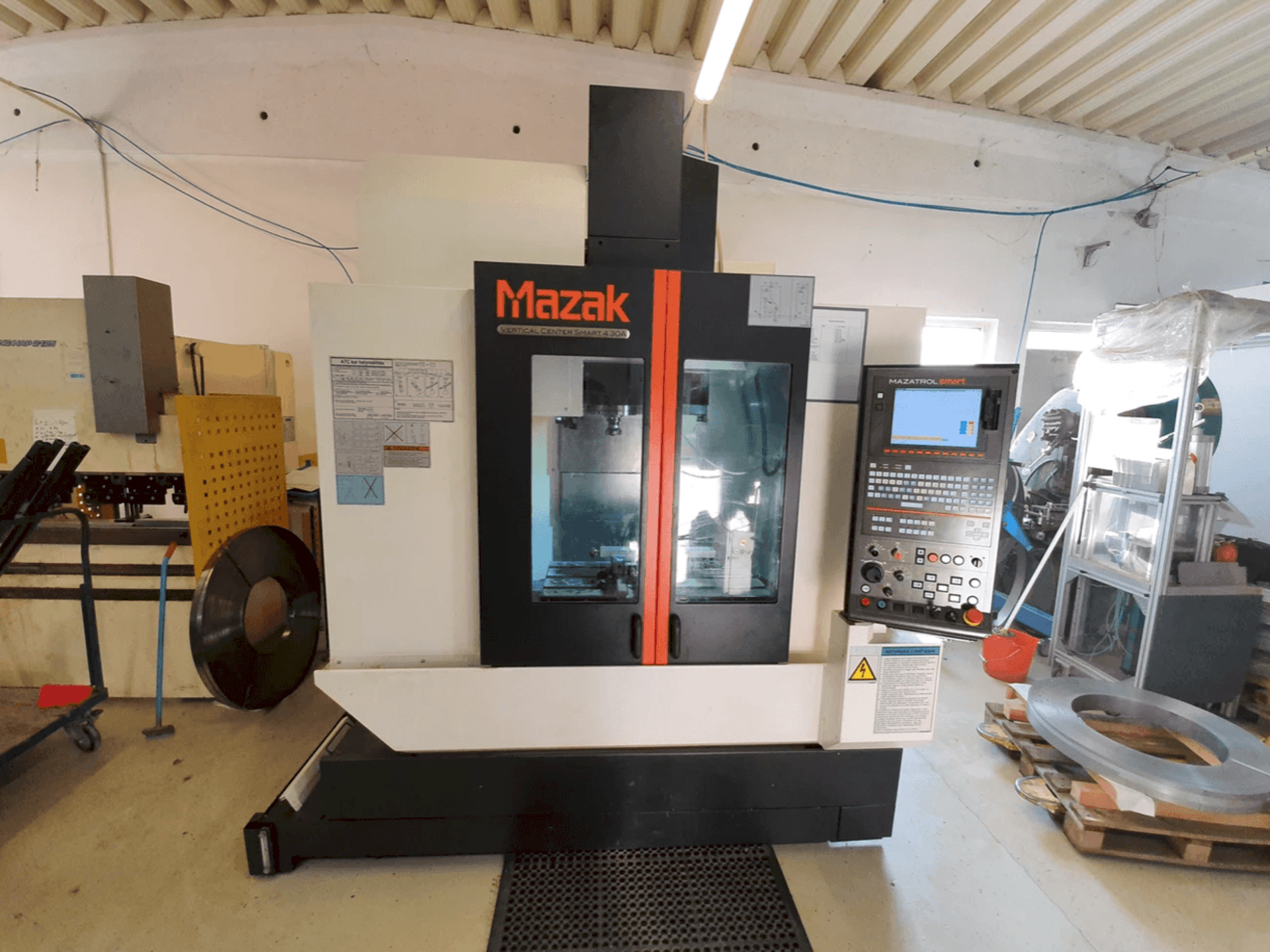 Vista Frontal da Mazak 430A máquina