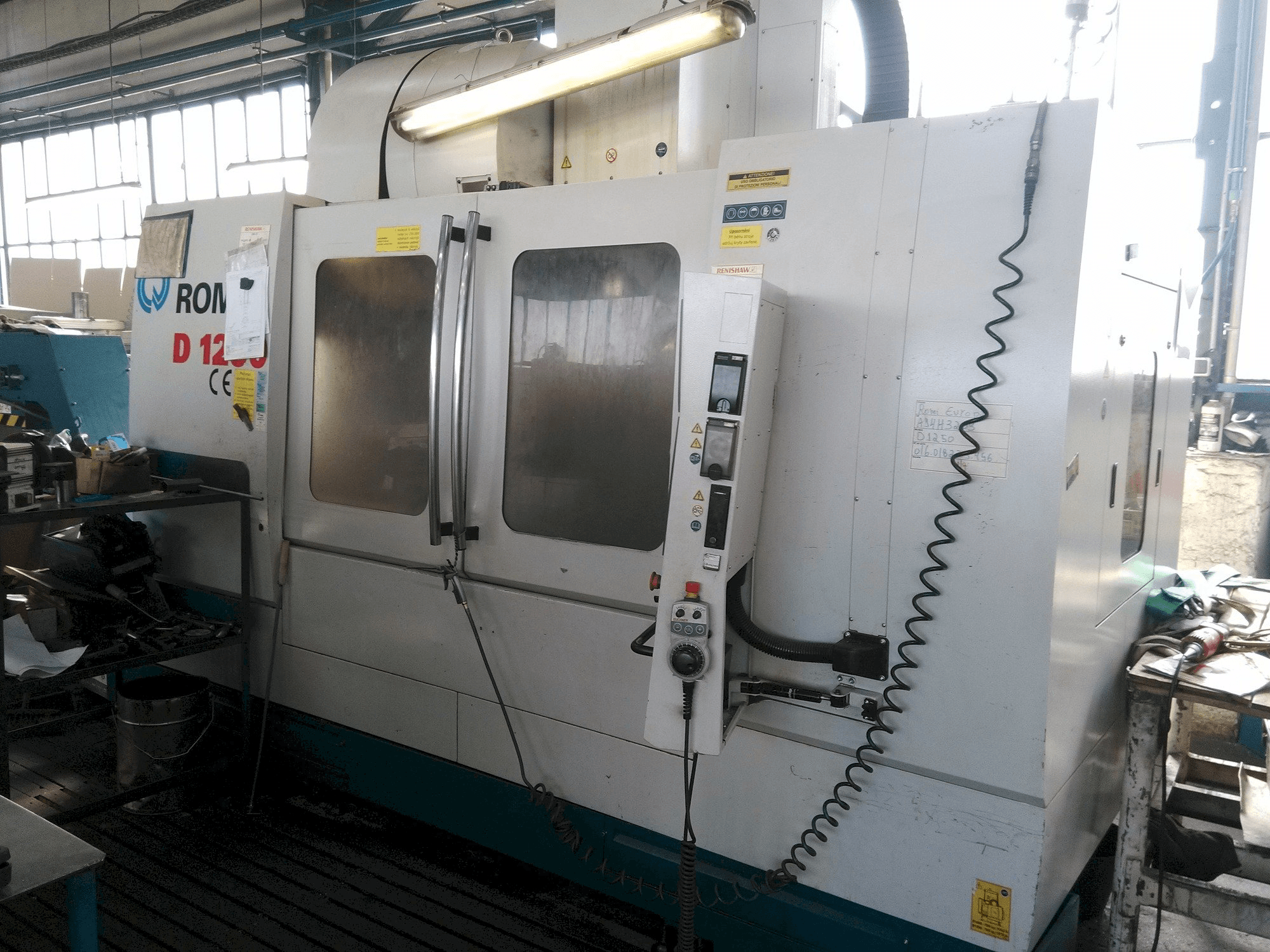 Vista Frontal da Romi D 1250 máquina