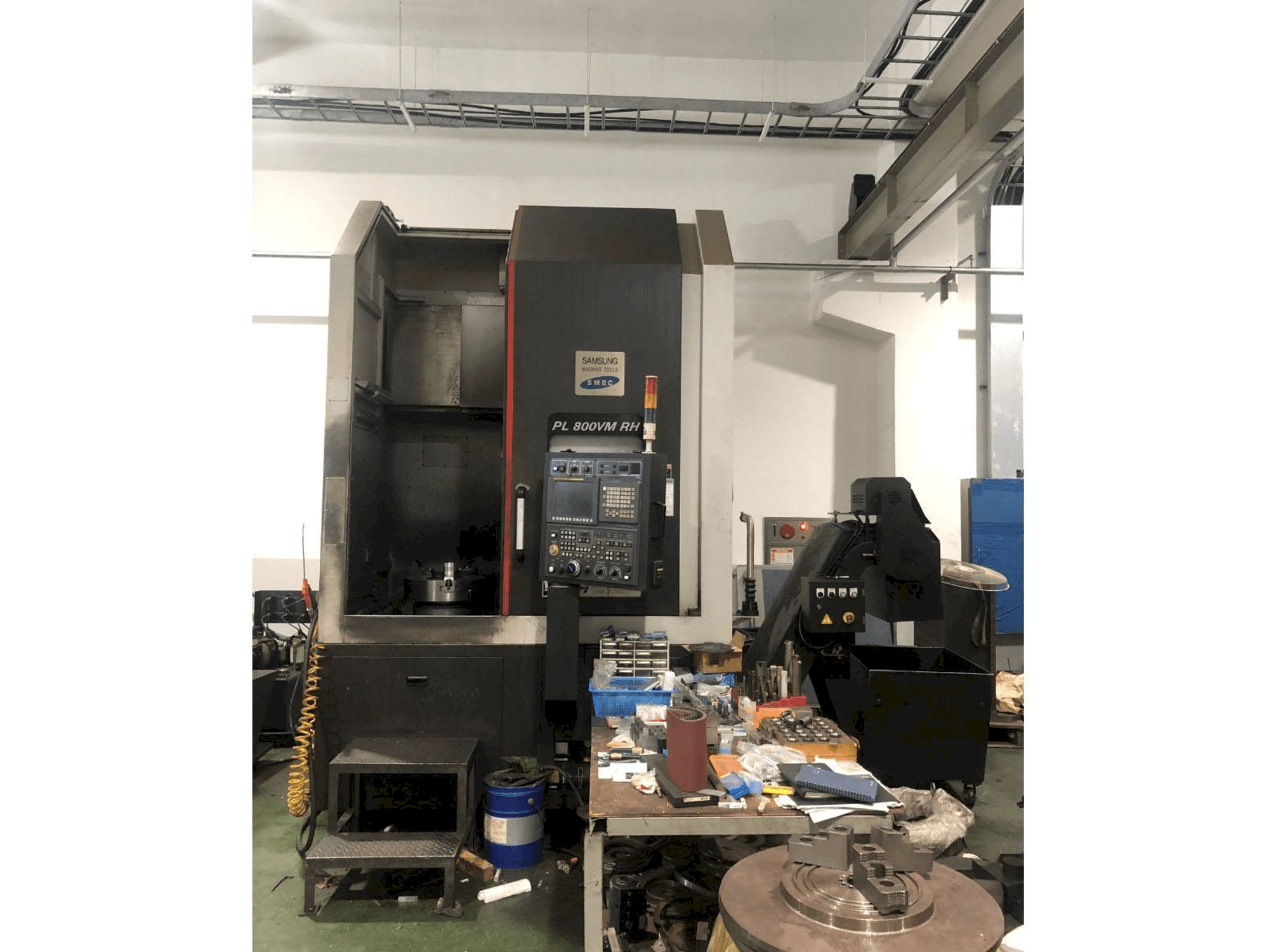 Vista Frontal da SMEC PL 800VM RH máquina