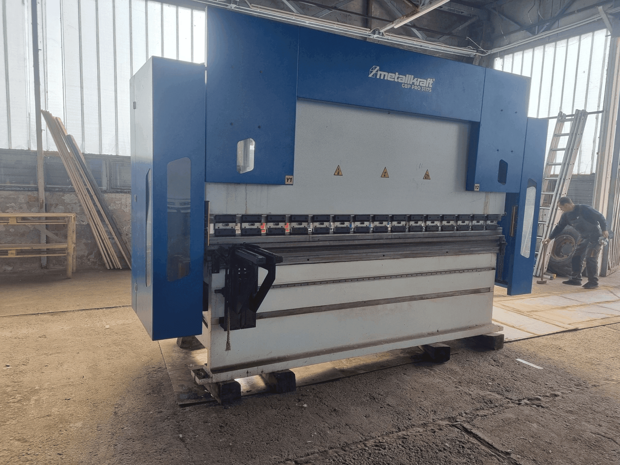 Vista Frontal da Metallkraft GBP 31175 máquina
