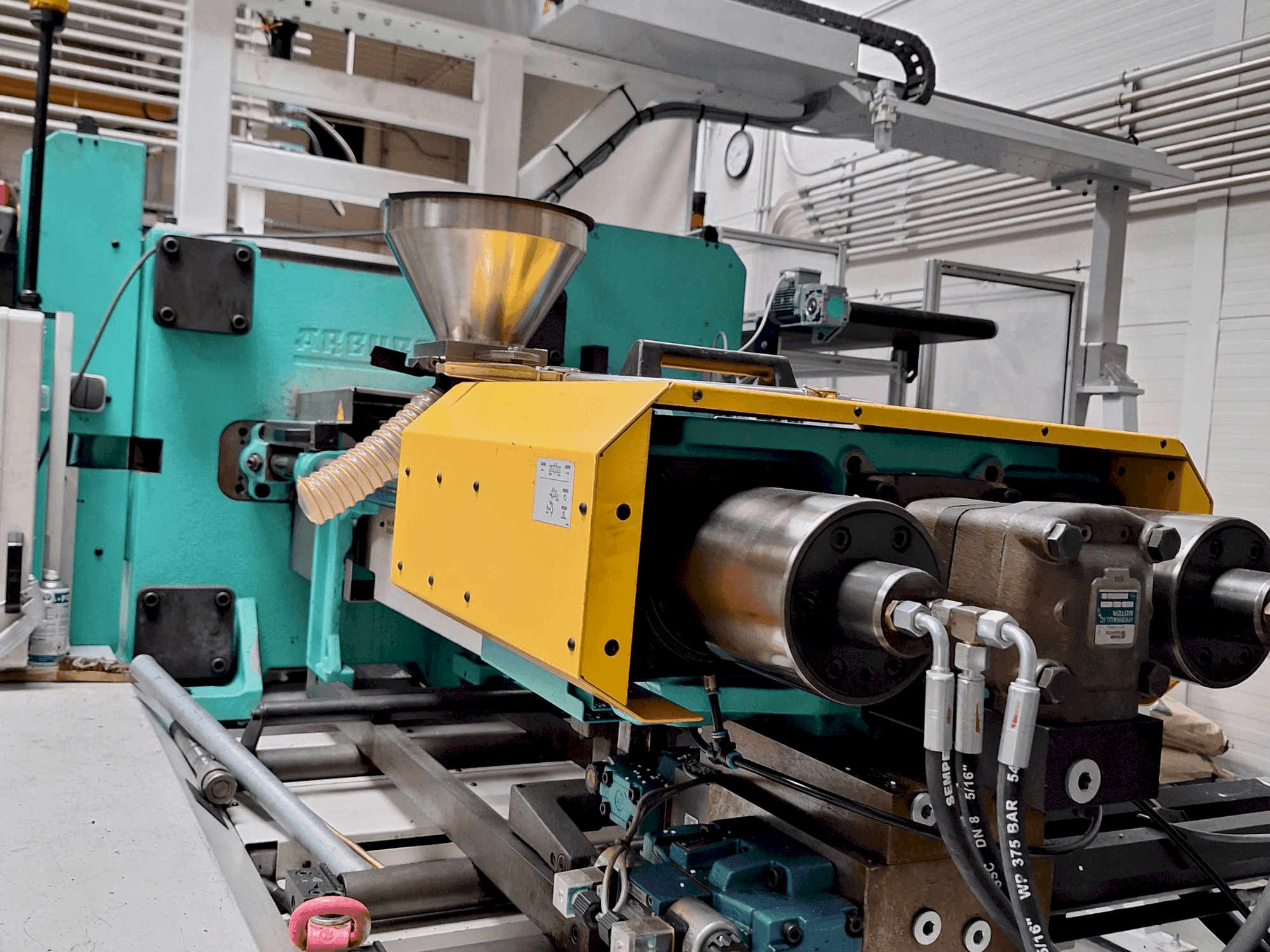 Vista Frontal da Arburg 630 S 2500-675 máquina